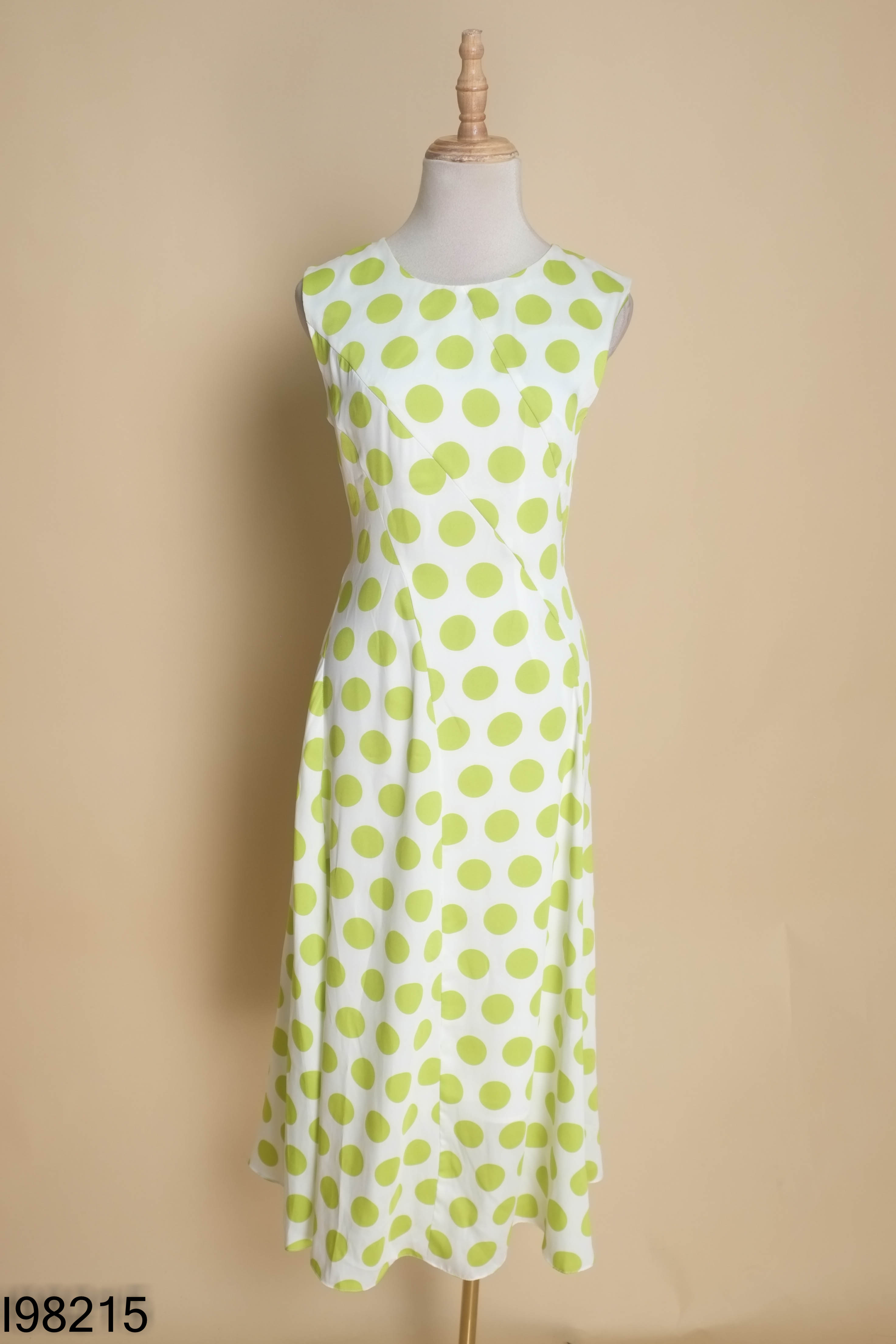 Váy IVY MODA trắng chấm bi xanh