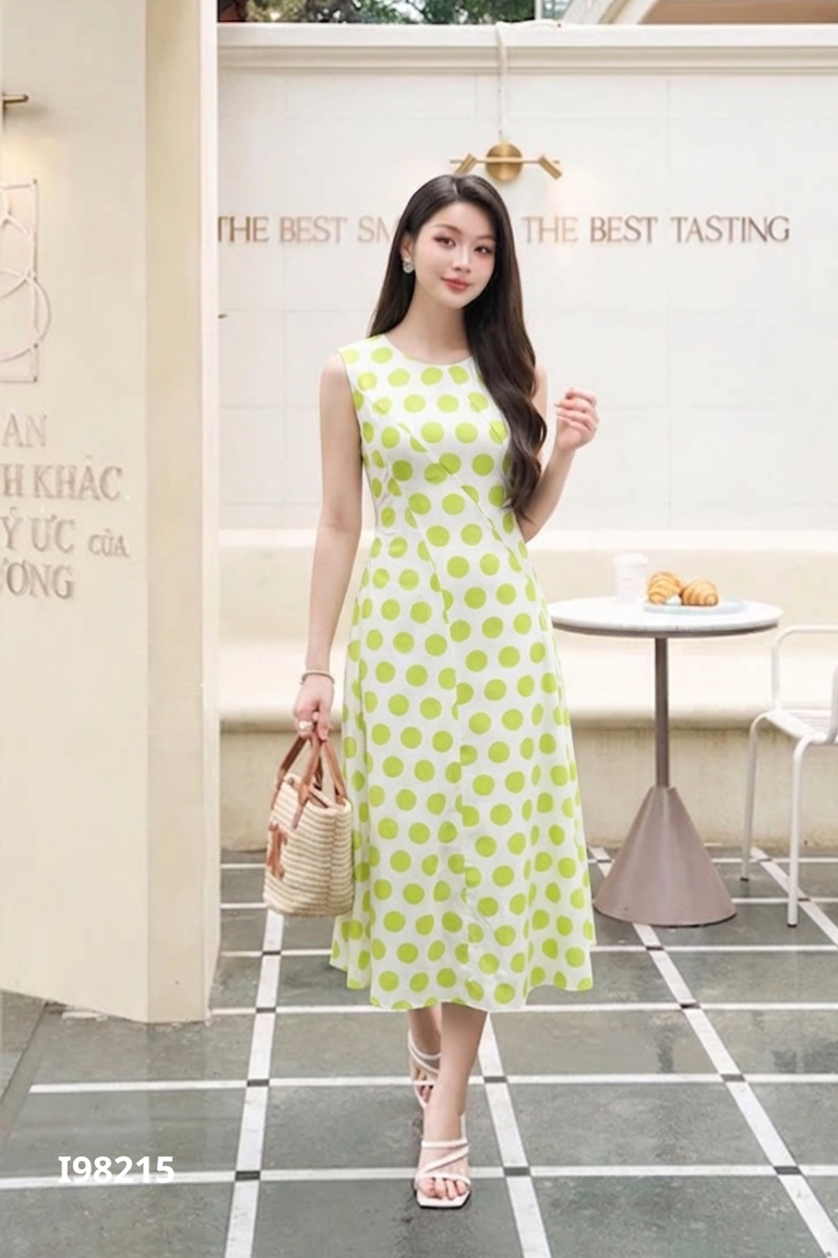 Váy IVY MODA trắng chấm bi xanh