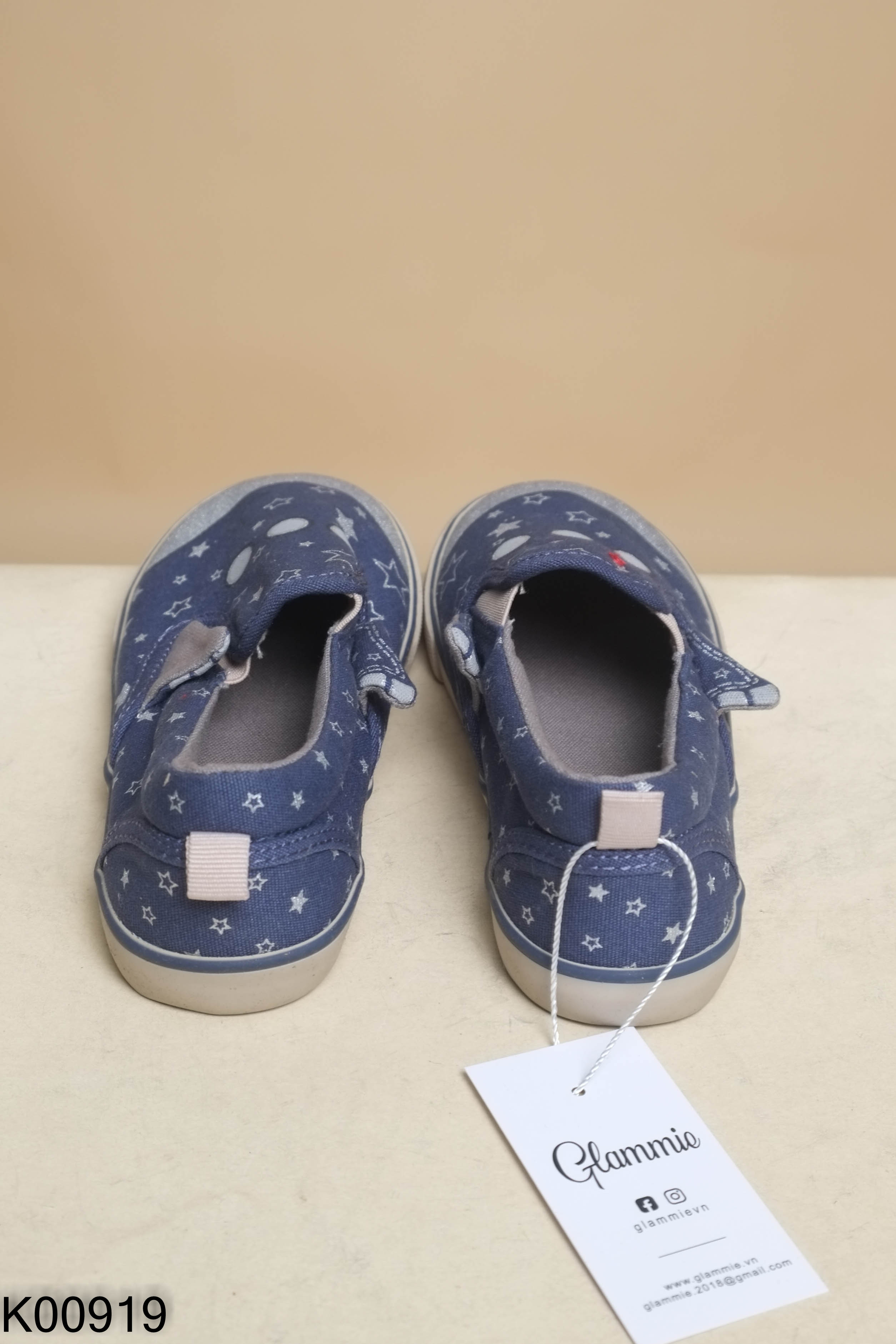 Giafy xanh than GAP họa tiết KIDS