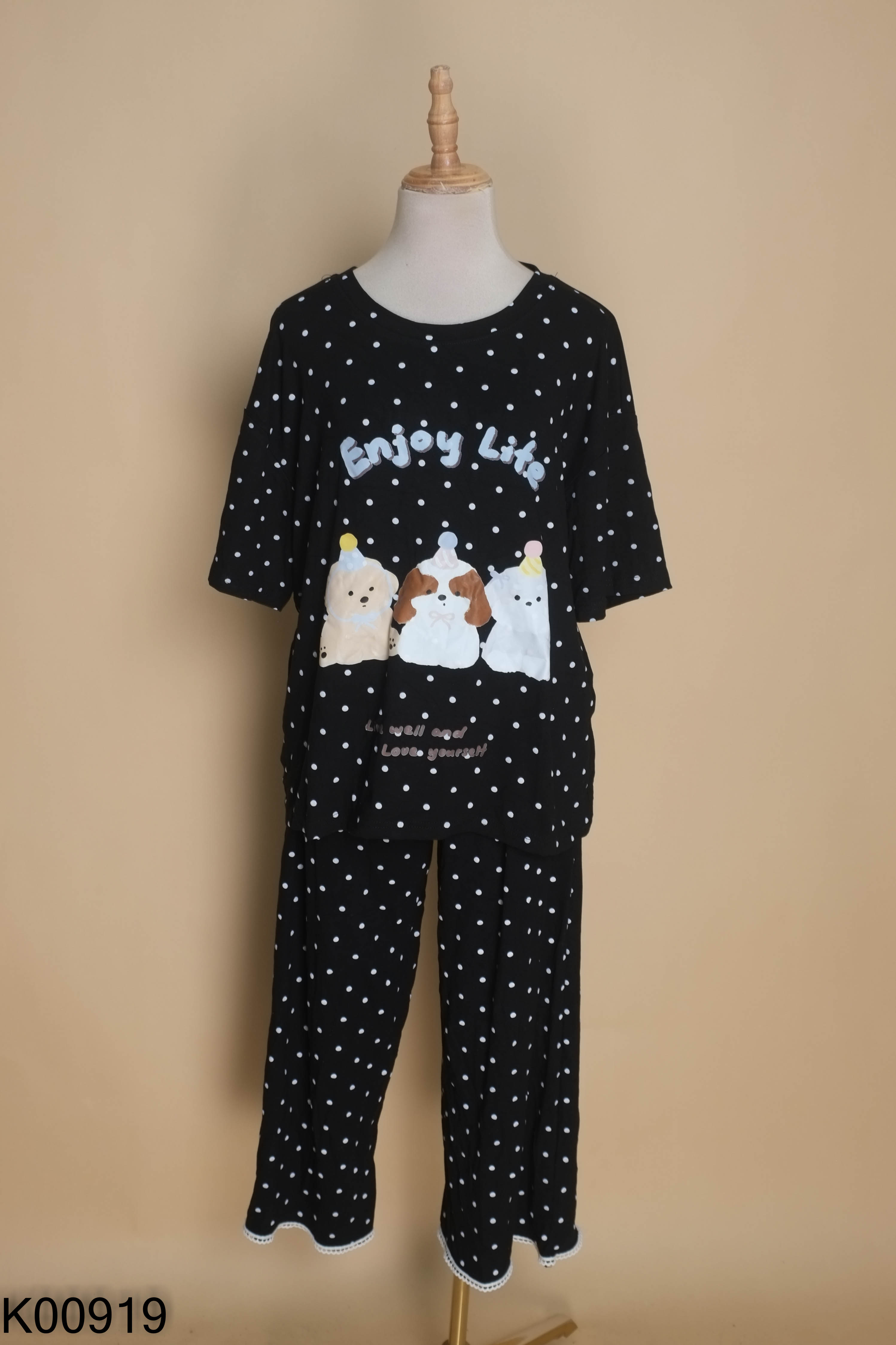NEWTAG Set Áo đen chấm bi in hình + quần dài