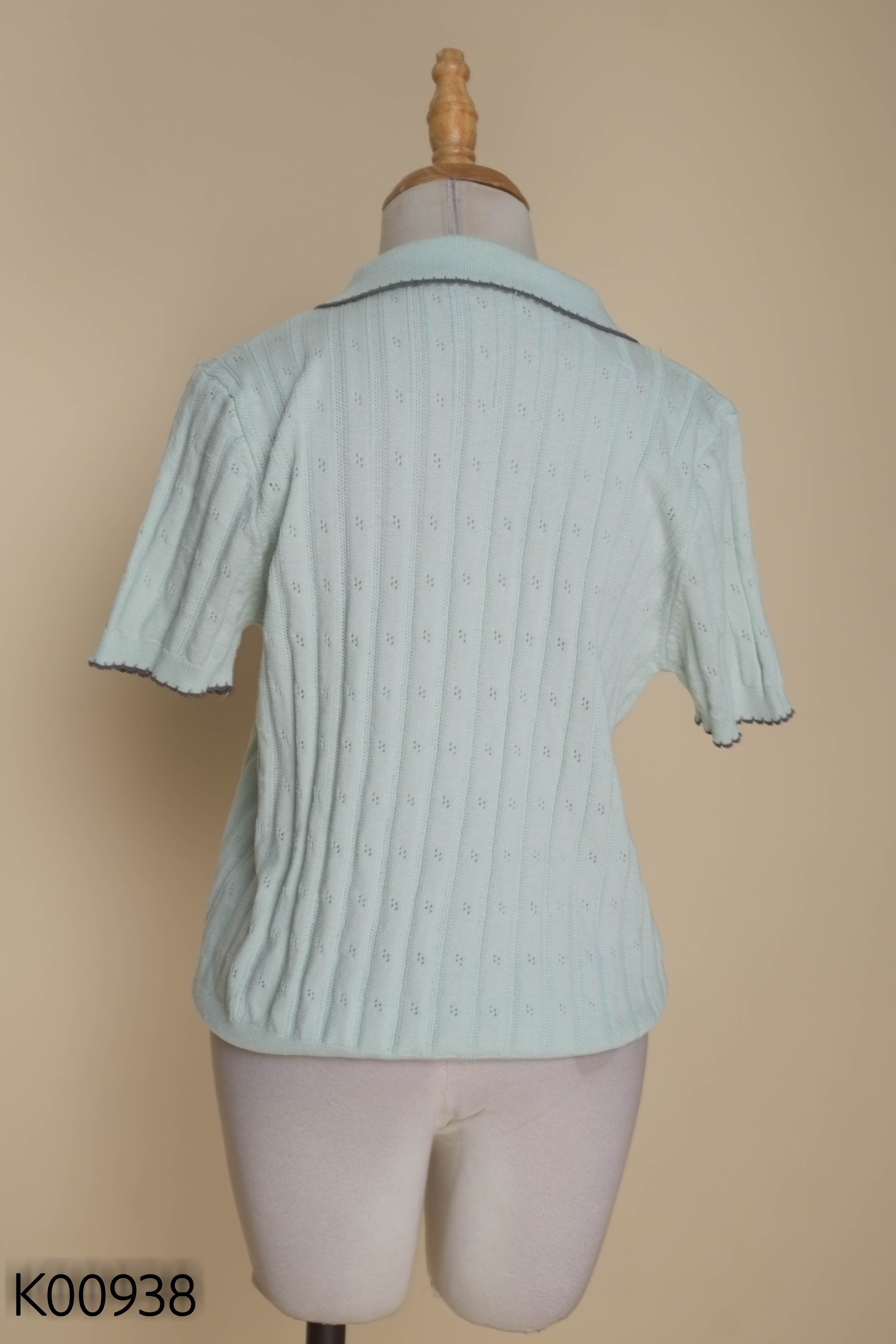 Áo len mỏng xanh cộc tay