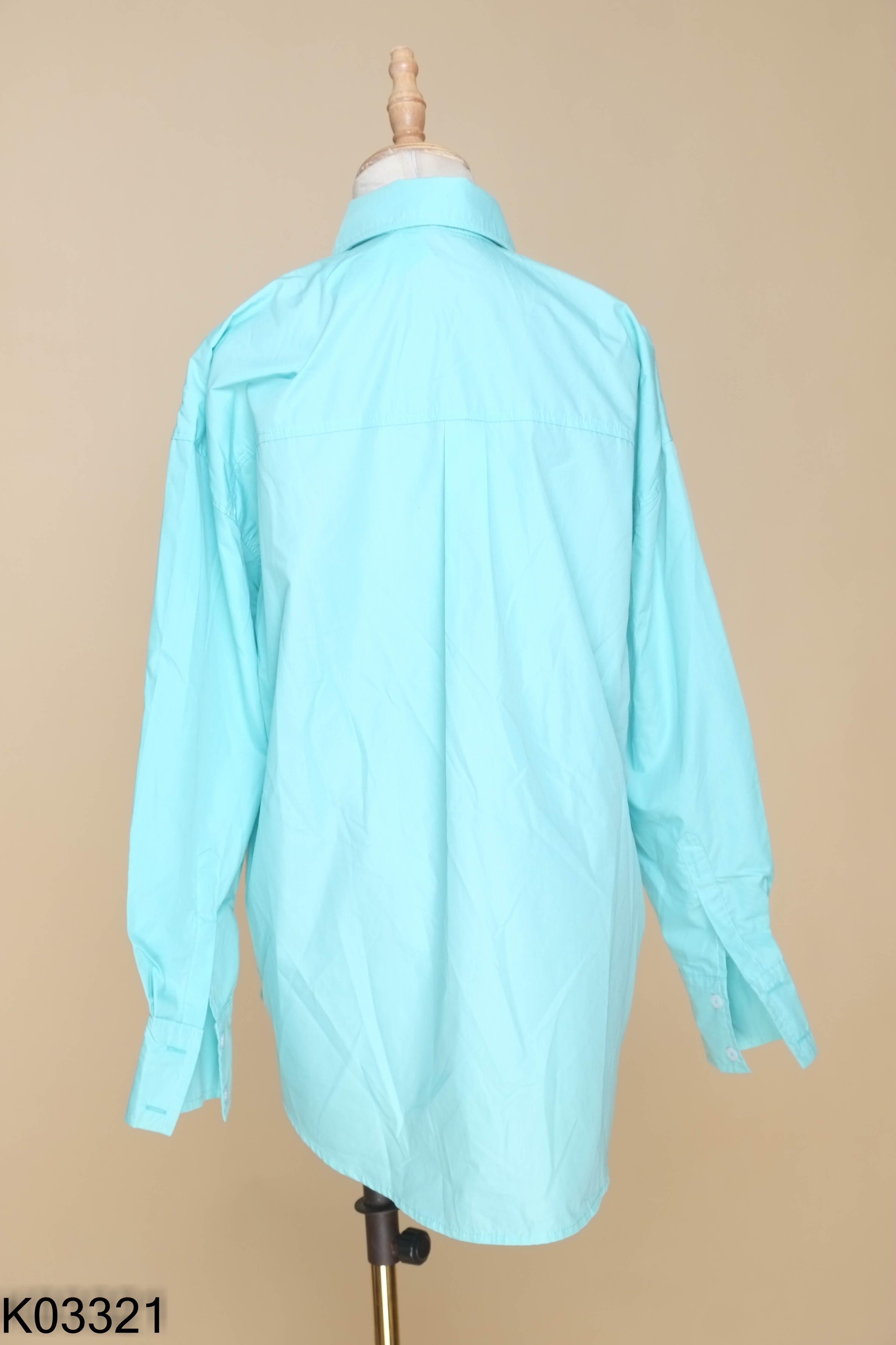 Áo sơ mi xanh trơn unisex