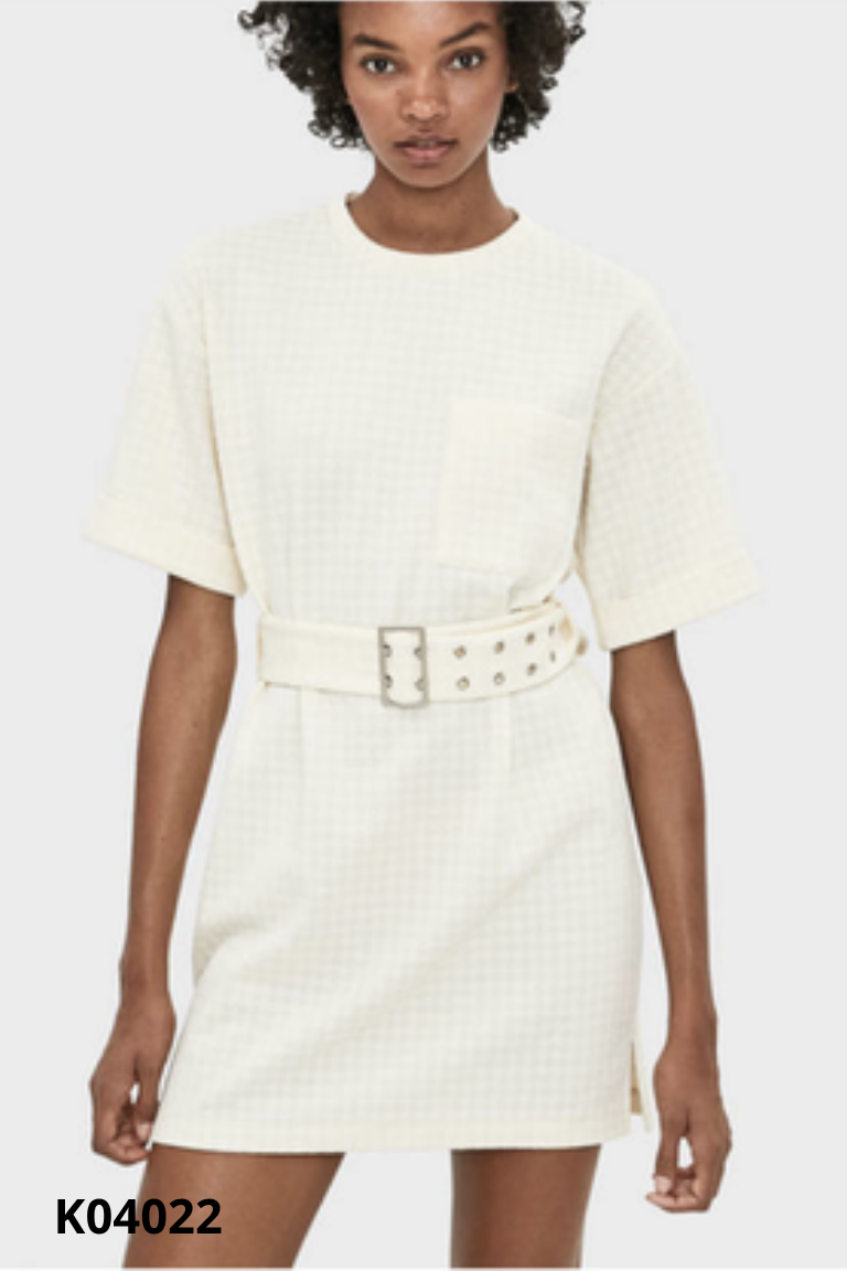 Váy be BERSHKA trơn cộc tay