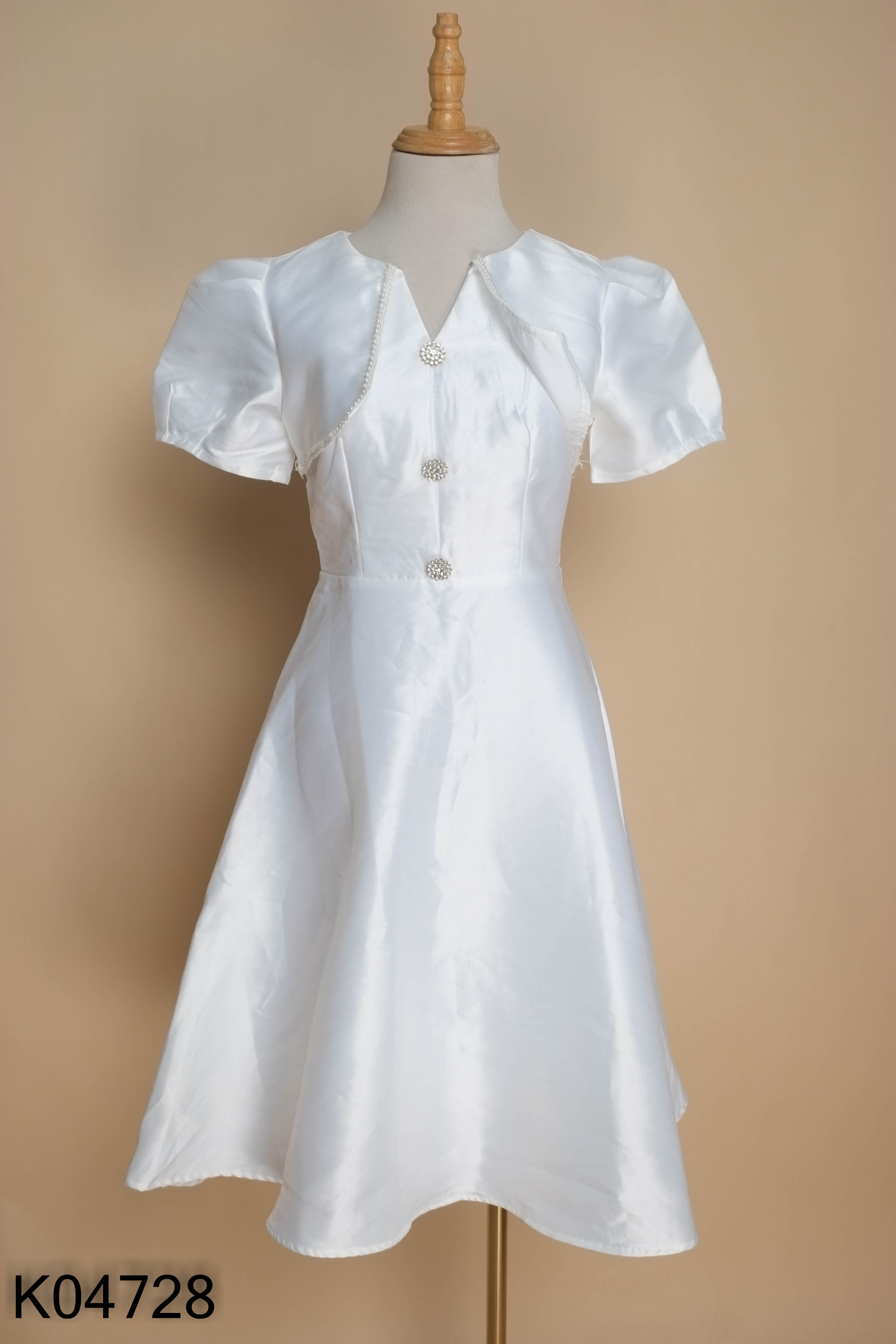 Váy LAVIE Design trắng đính ngọc