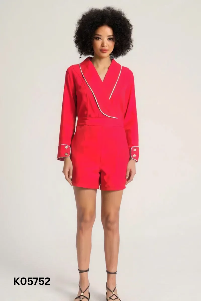 Jumpsuit đỏ viền trắng