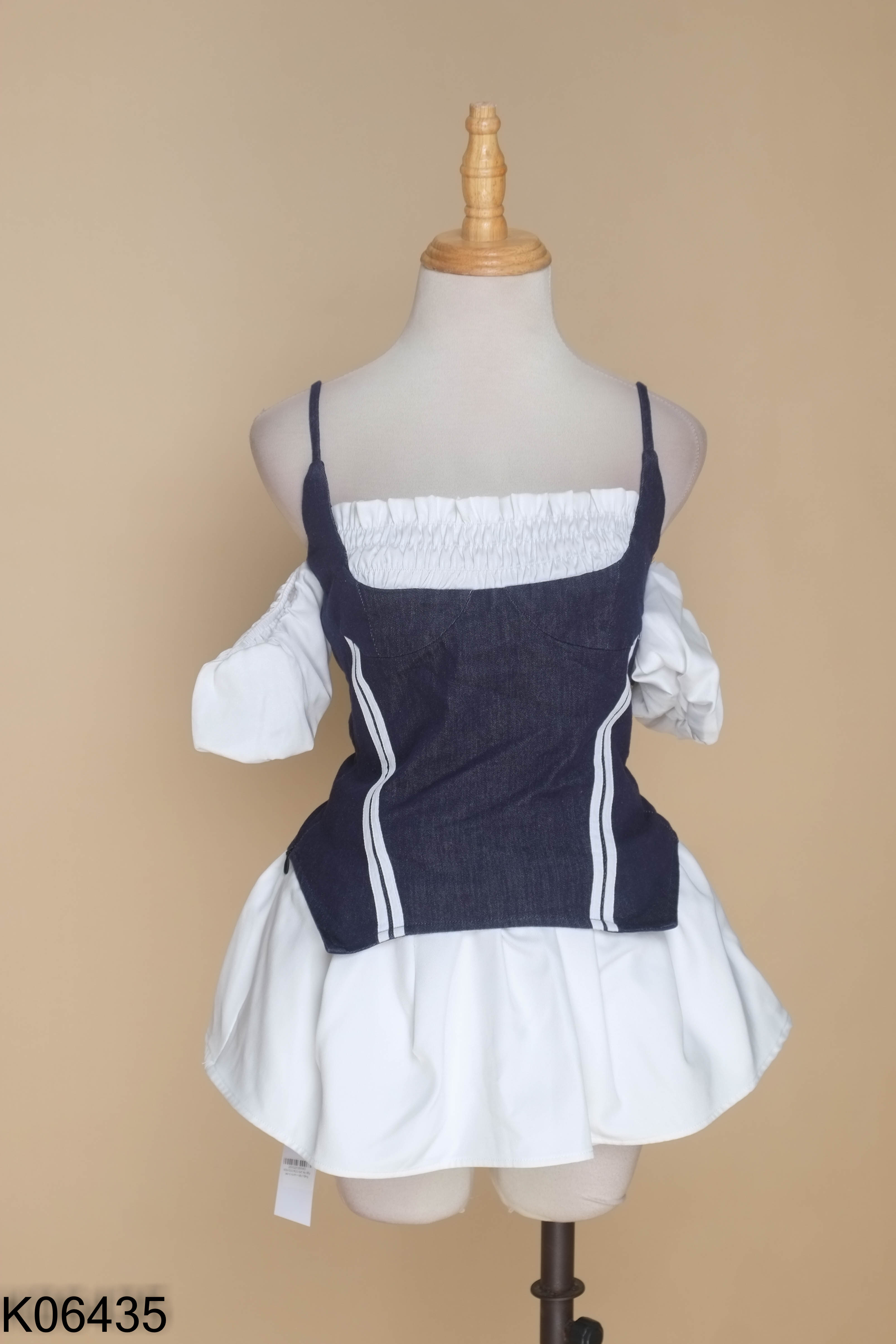 Set áo dây jeans xanh+váy trắng