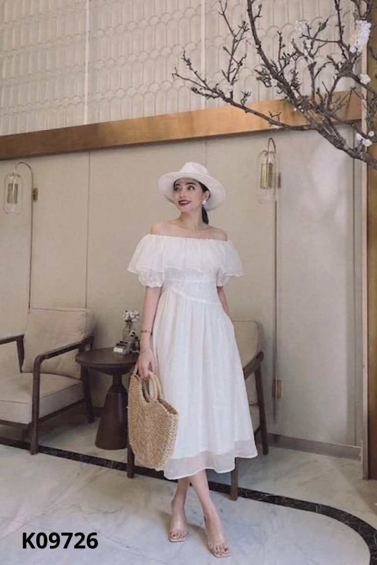 Váy trễ vai ren be phối voan