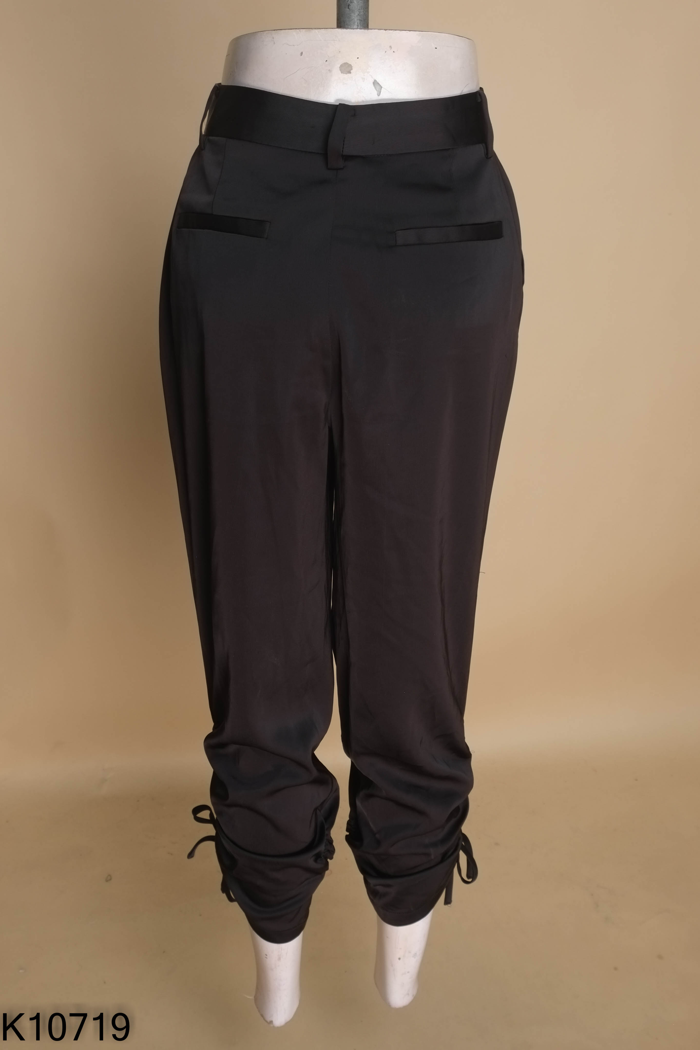 Quần lụa IVY MODA đen