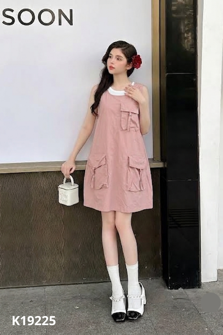 NEWTAG Set áo thun trắng + yếm hồng kid