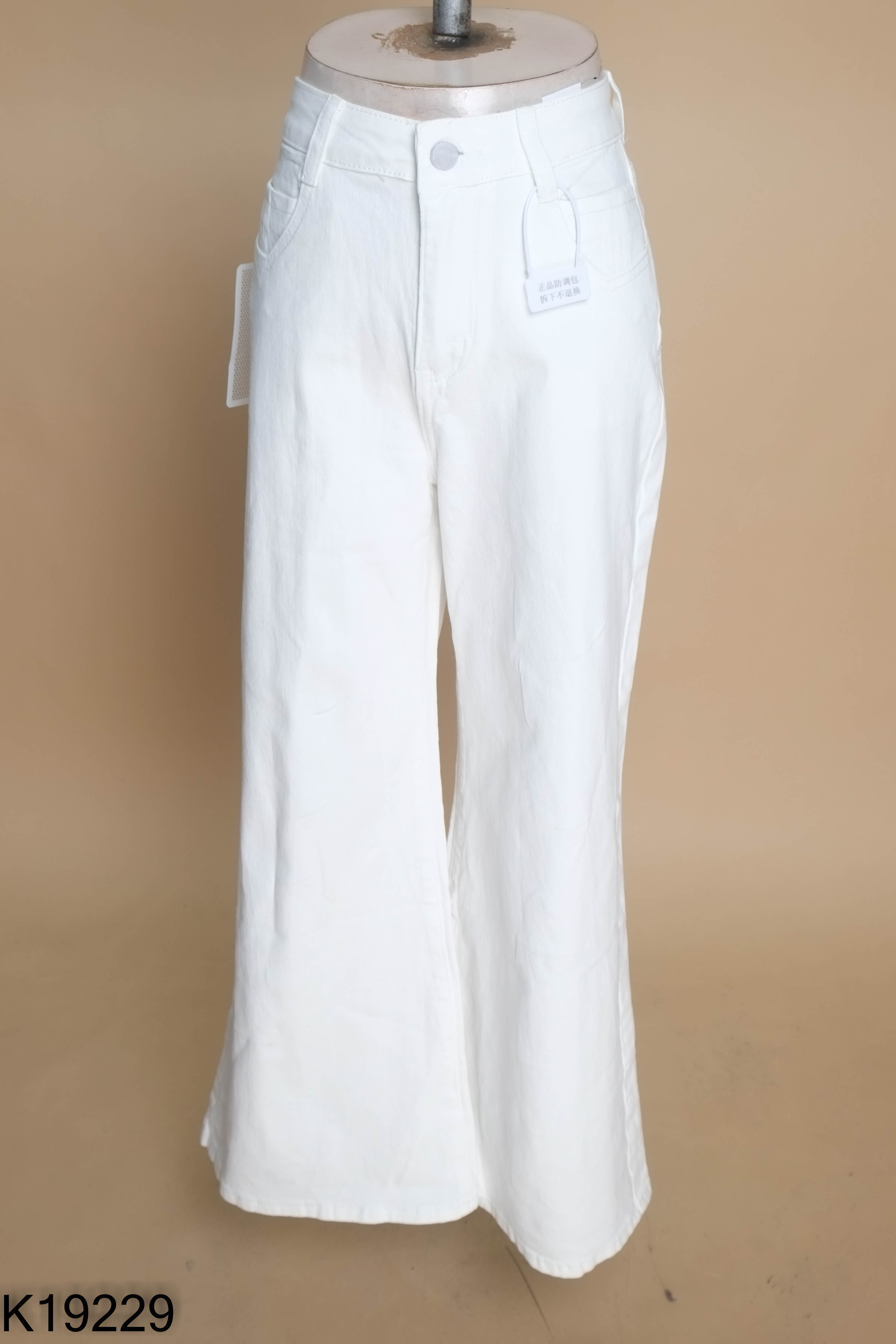 NEWTAG Quần jeans suông trắng