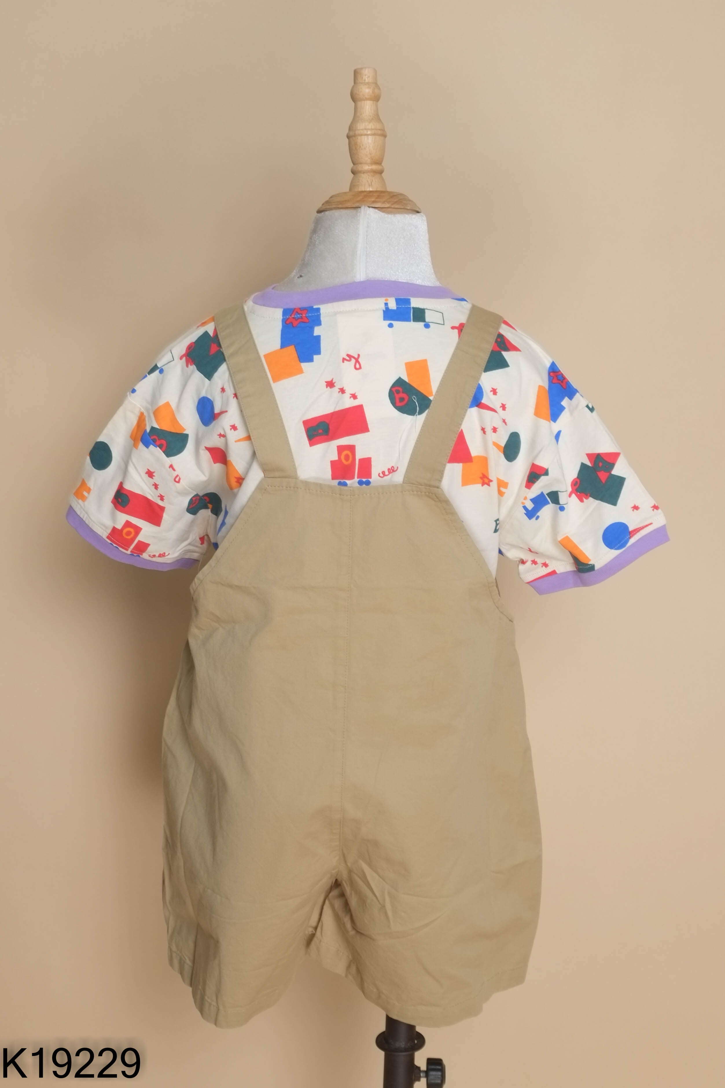 NEWTAG Set Áo be họa tiết + quần yếm KIDS