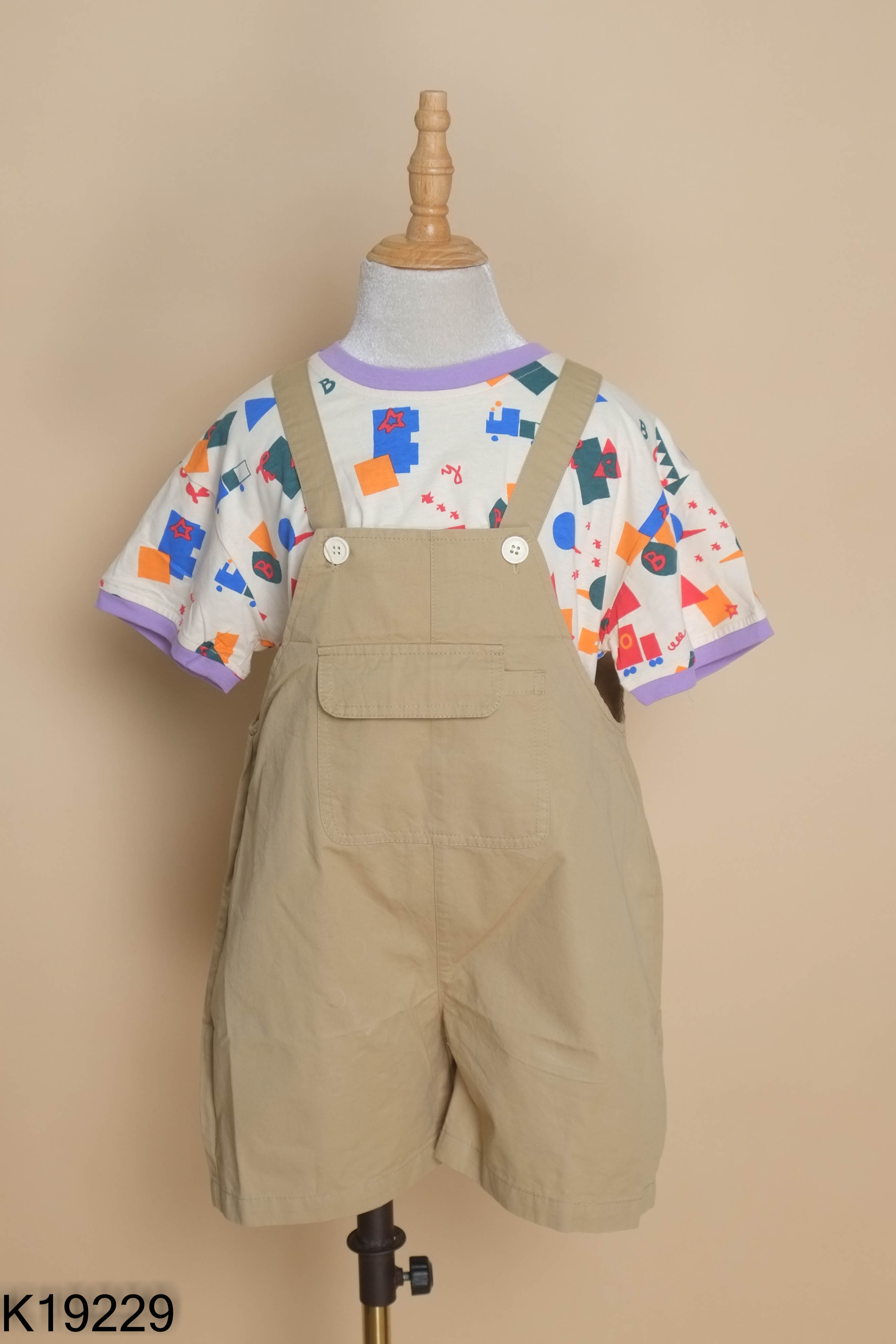NEWTAG Set Áo be họa tiết + quần yếm KIDS