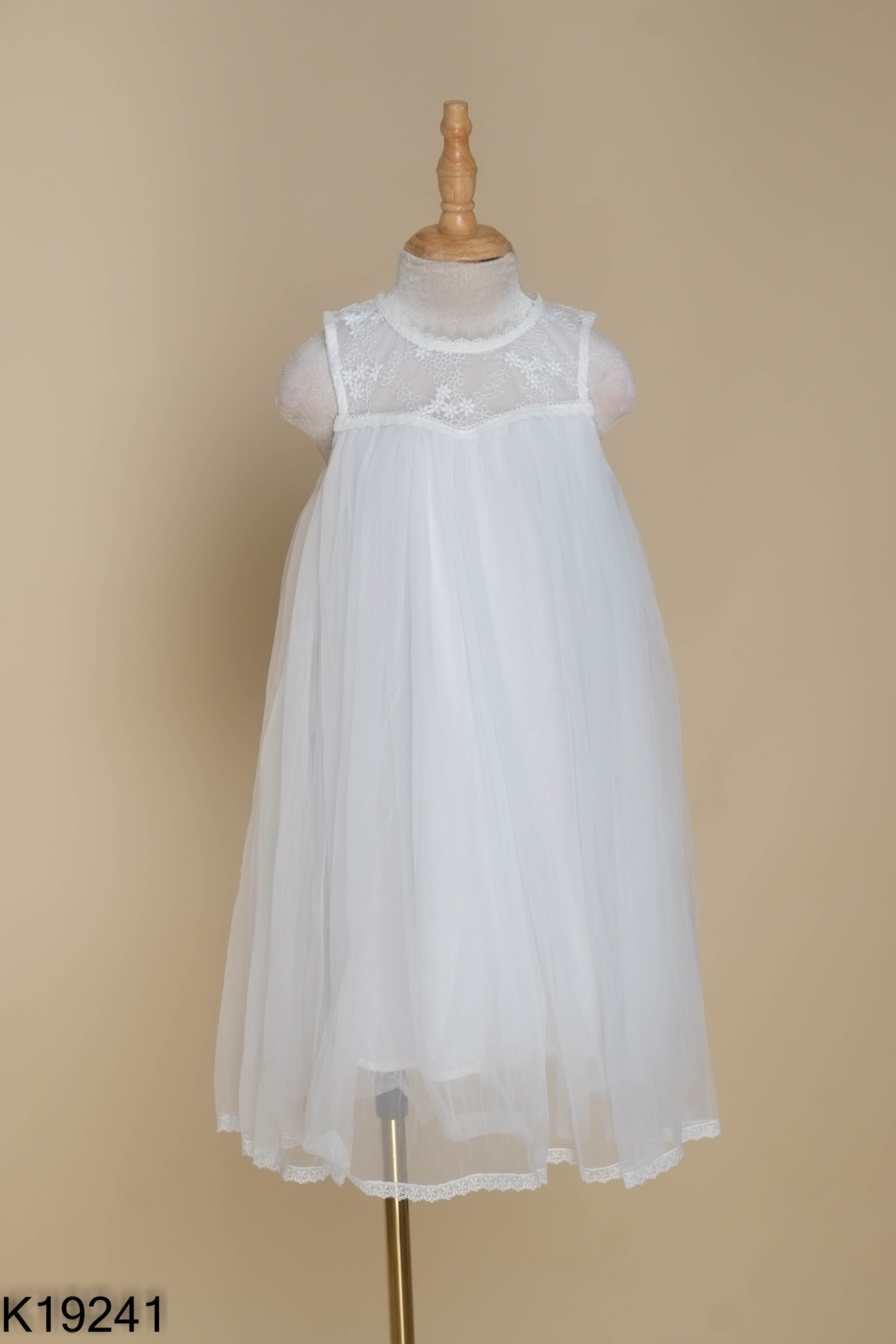 Váy lươi trắng cổ ren hoa KIDS
