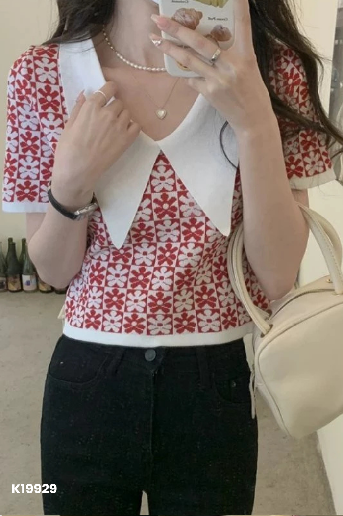 Áo đỏ phối trắng