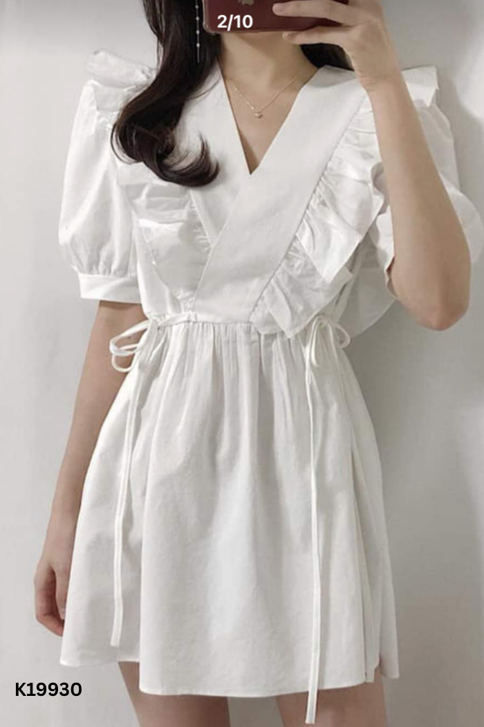 Váy trắng phối bèo