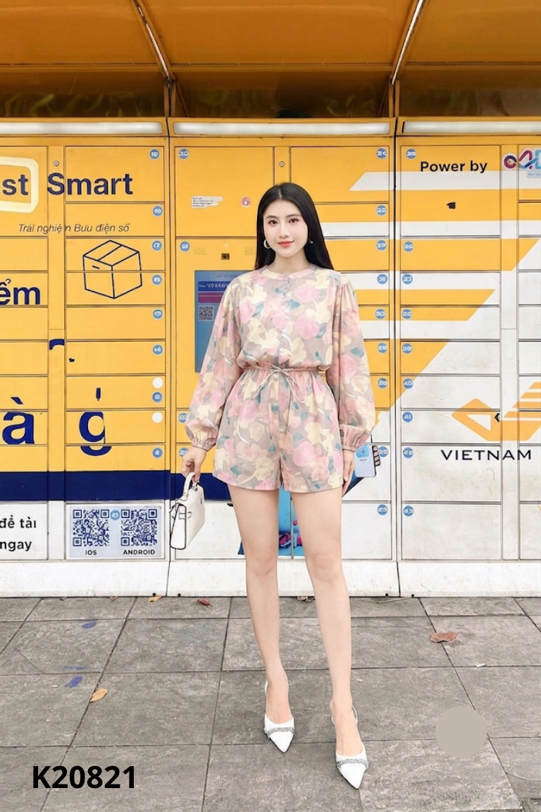 Jump vàng họa tiết tay dài
