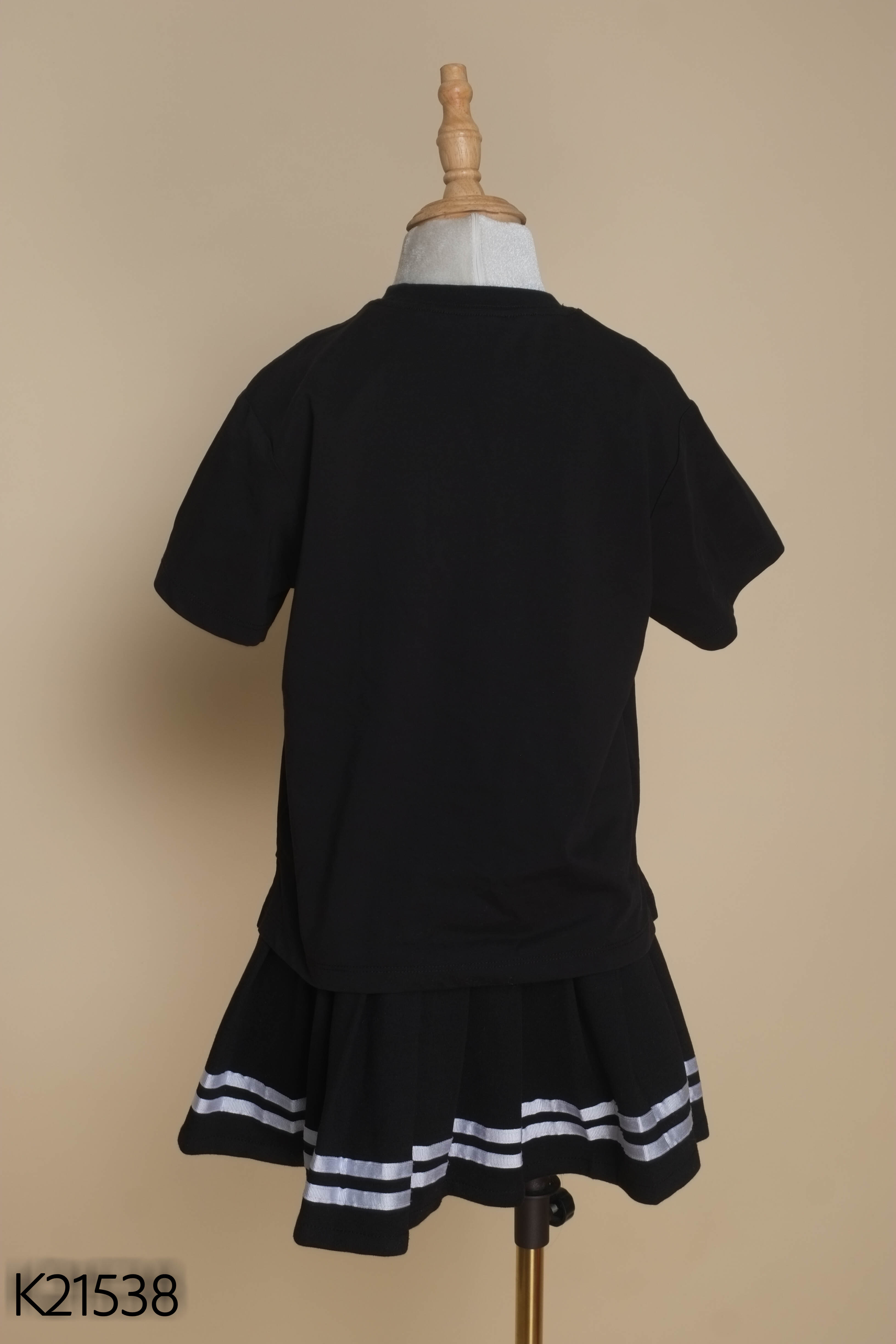 Set đen ngắn tay+váy xếp li kids