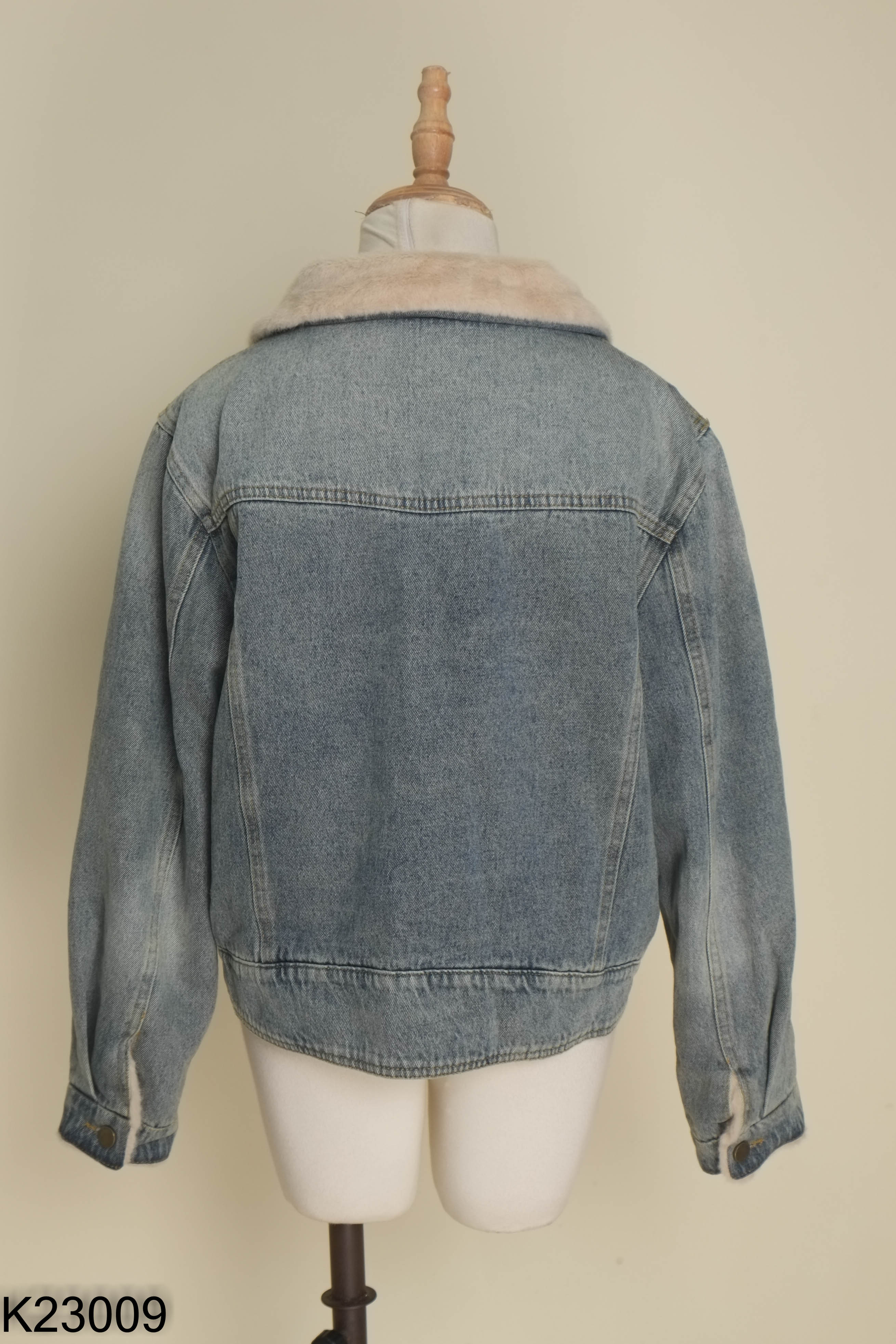 Áo khoác jeans xanh cổ lông