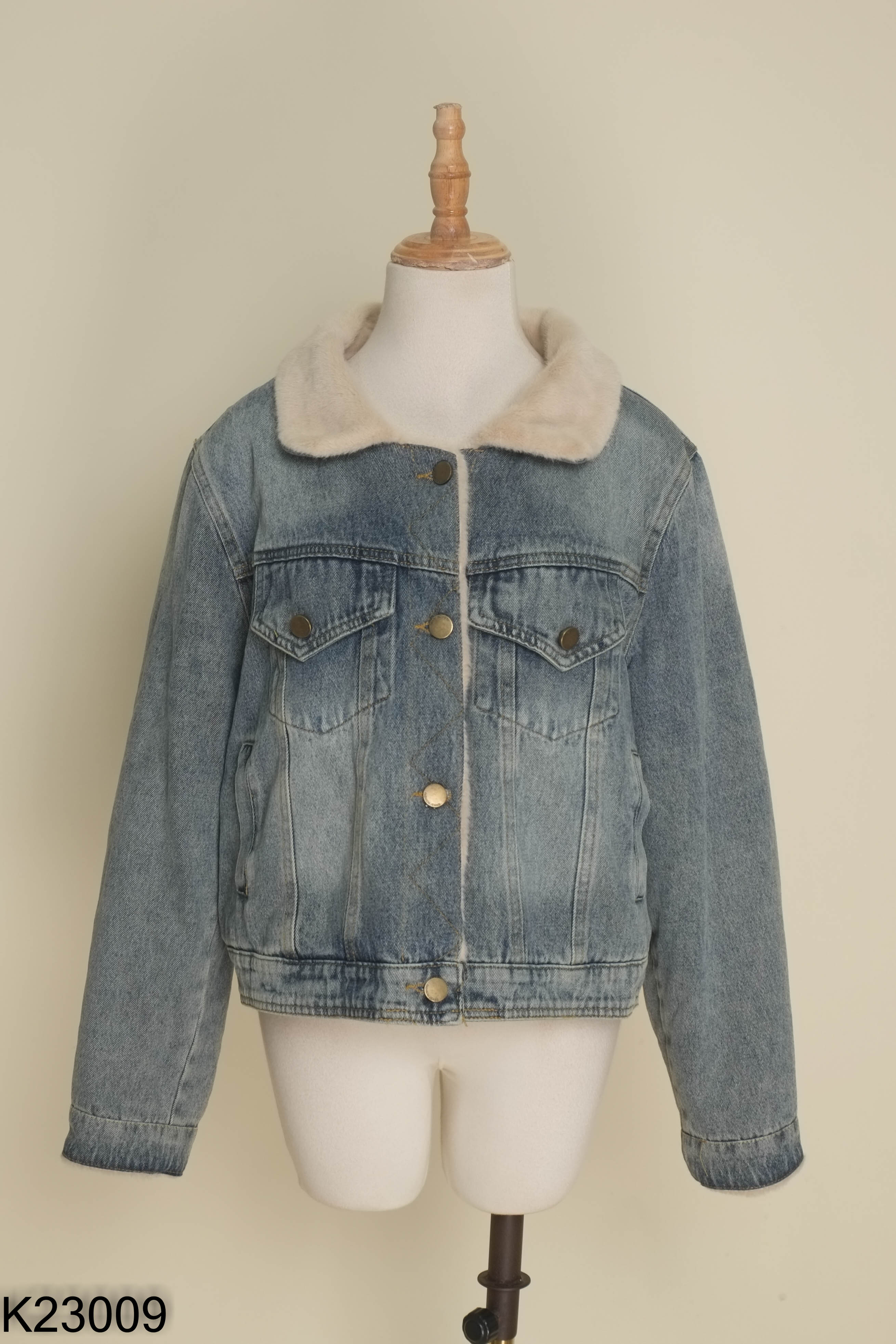 Áo khoác jeans xanh cổ lông