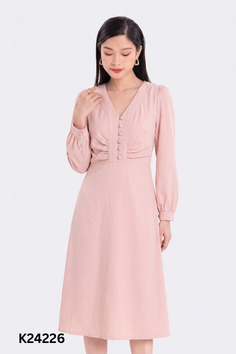 Váy CAO hồng nhạt cổ V