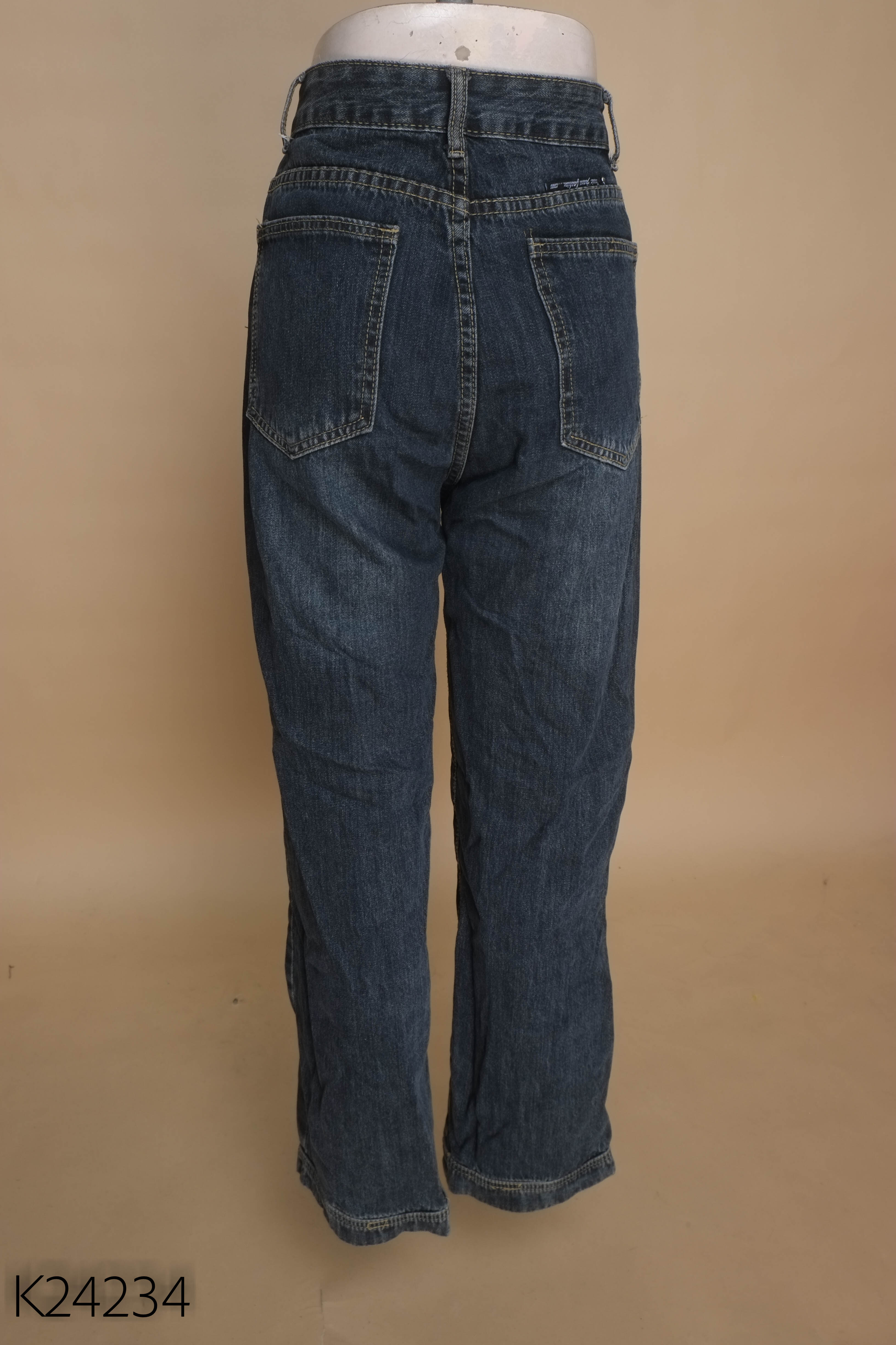 Quần jeans xanh đậm ống đứng