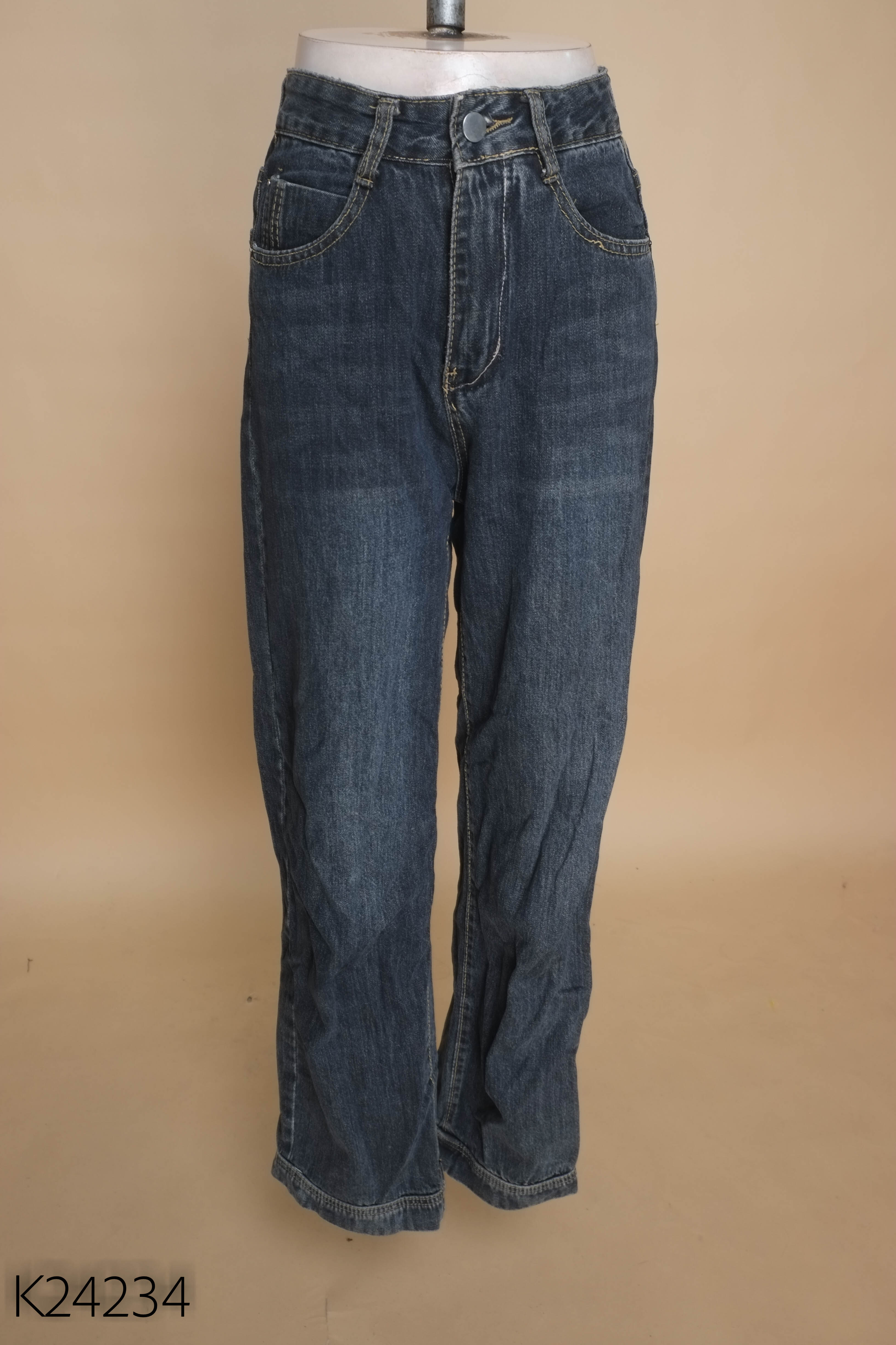 Quần jeans xanh đậm ống đứng
