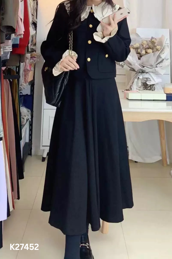 Áo khoác đen cổ be