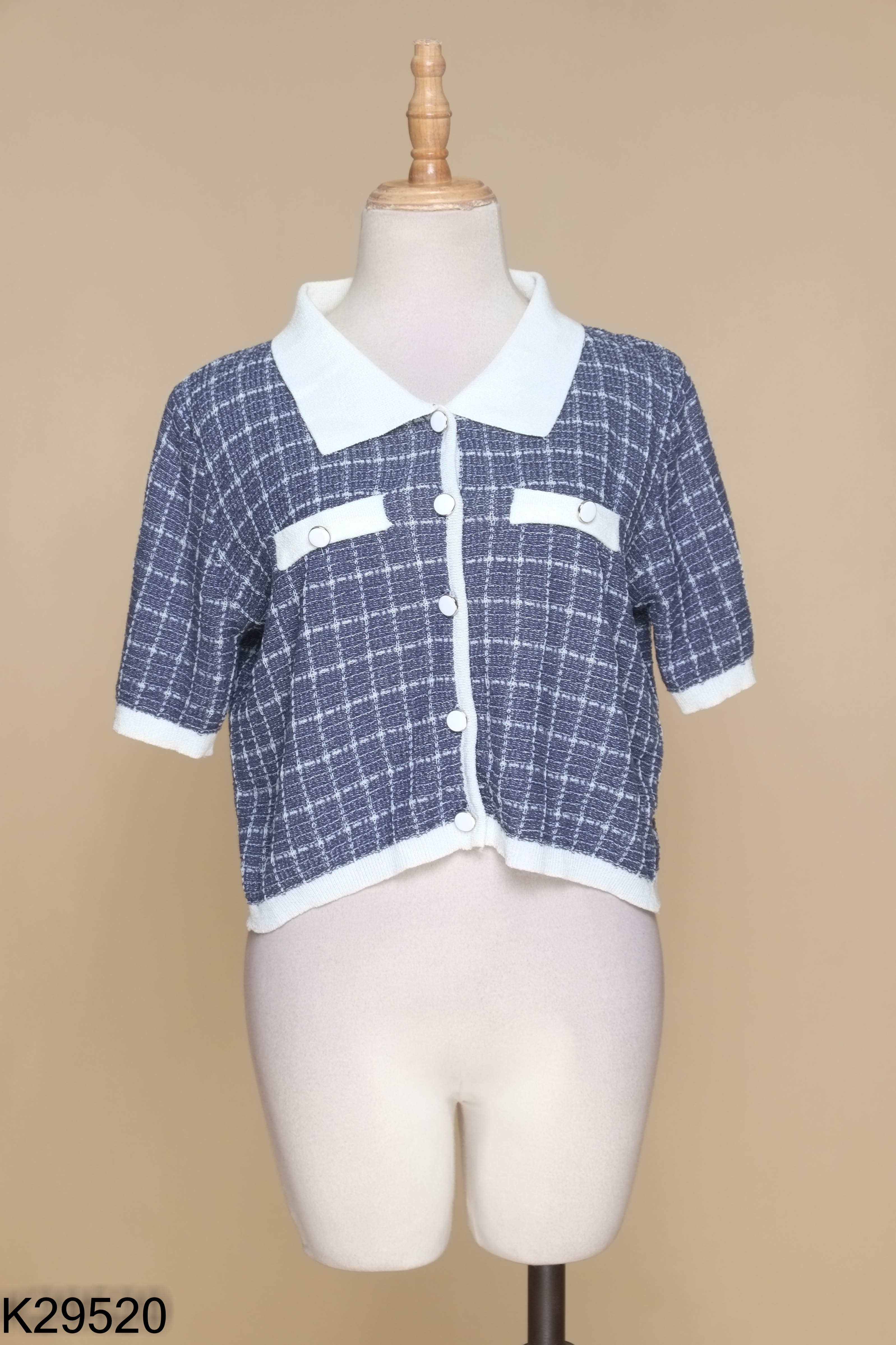 K2952010610-Áo len mongtoghi xanh cổ trắng