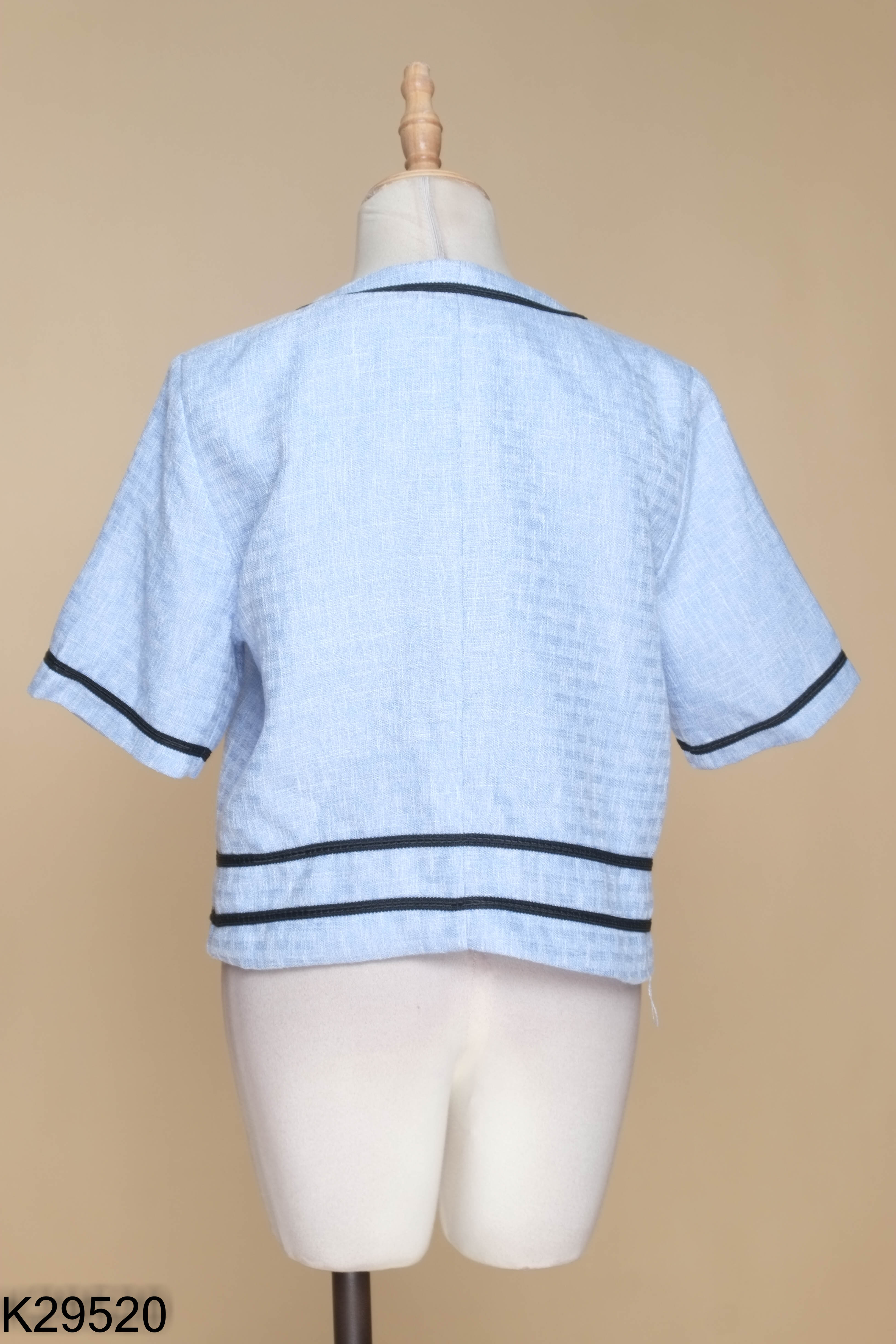 K2952010622-Áo xanh phối cúc viền đen