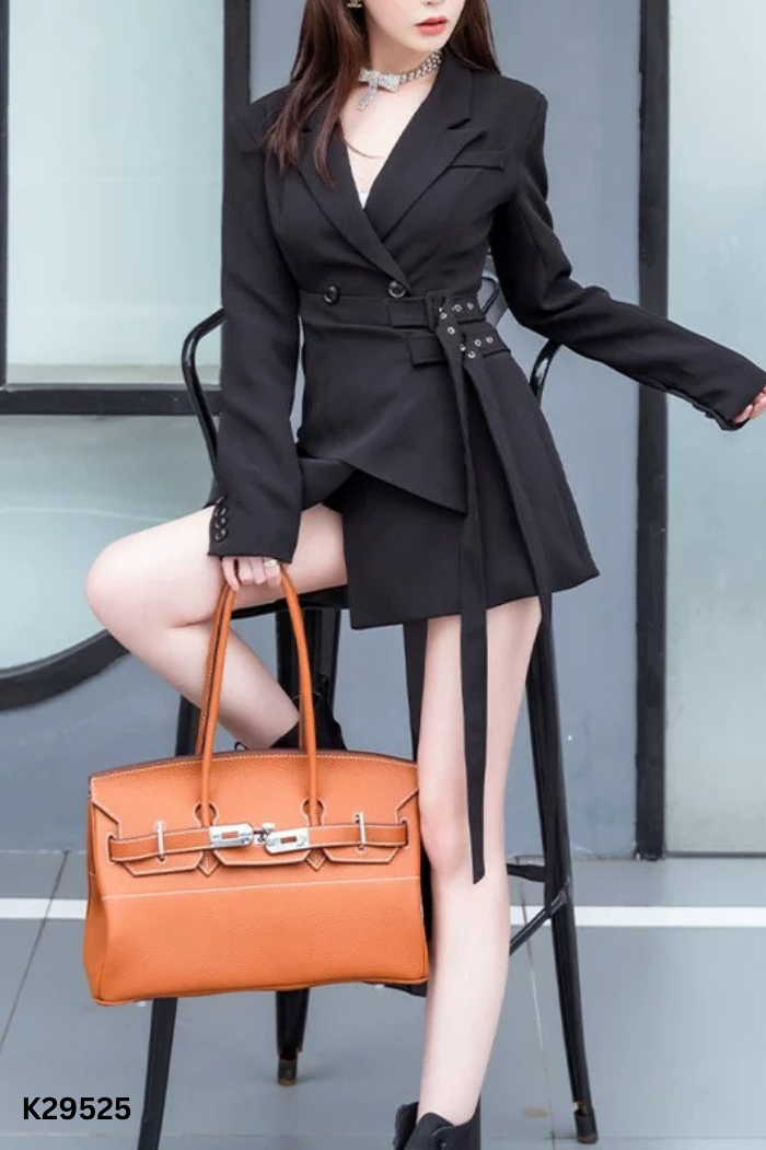 Áo khoác blazers đen buộc eo