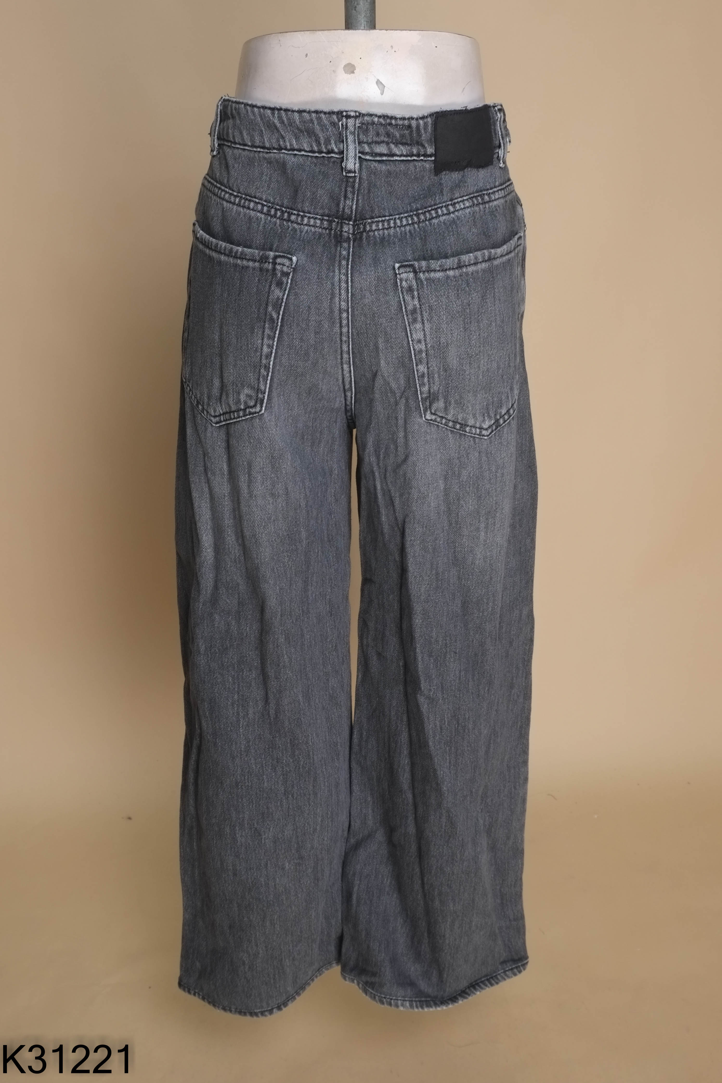 Quần jeans PULL BEAR xám trơn