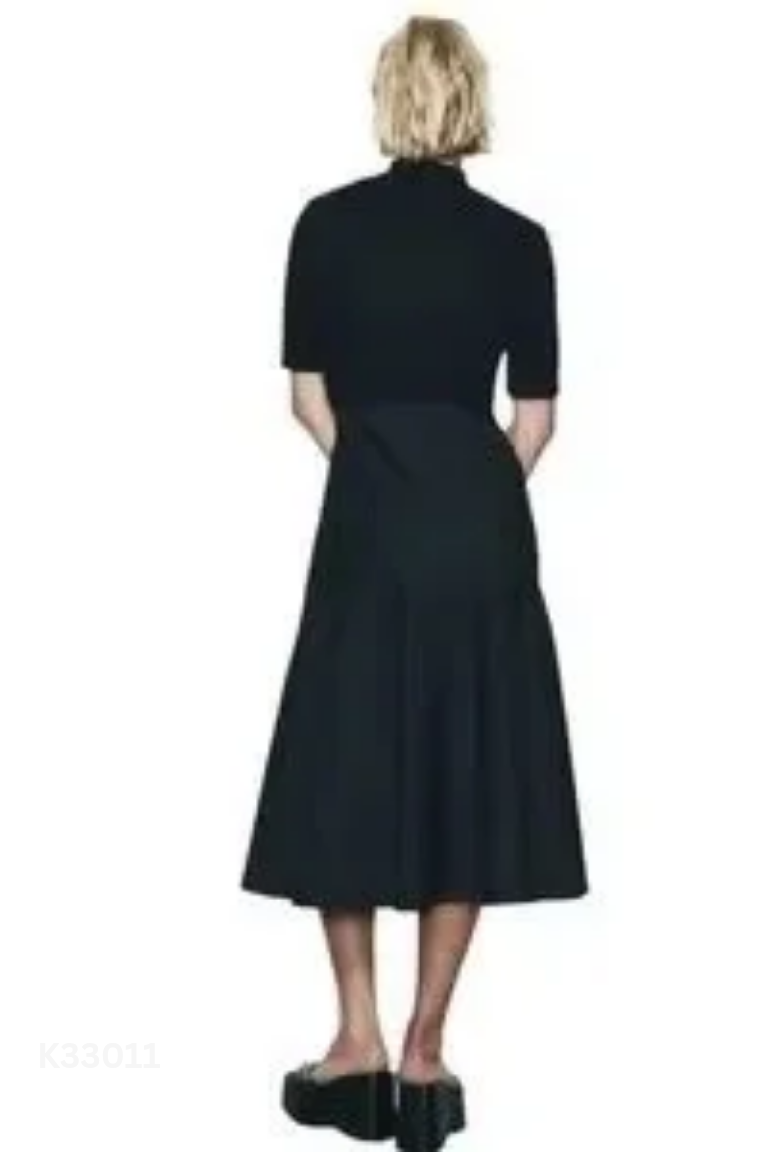 Váy đen ZARA cổ cao