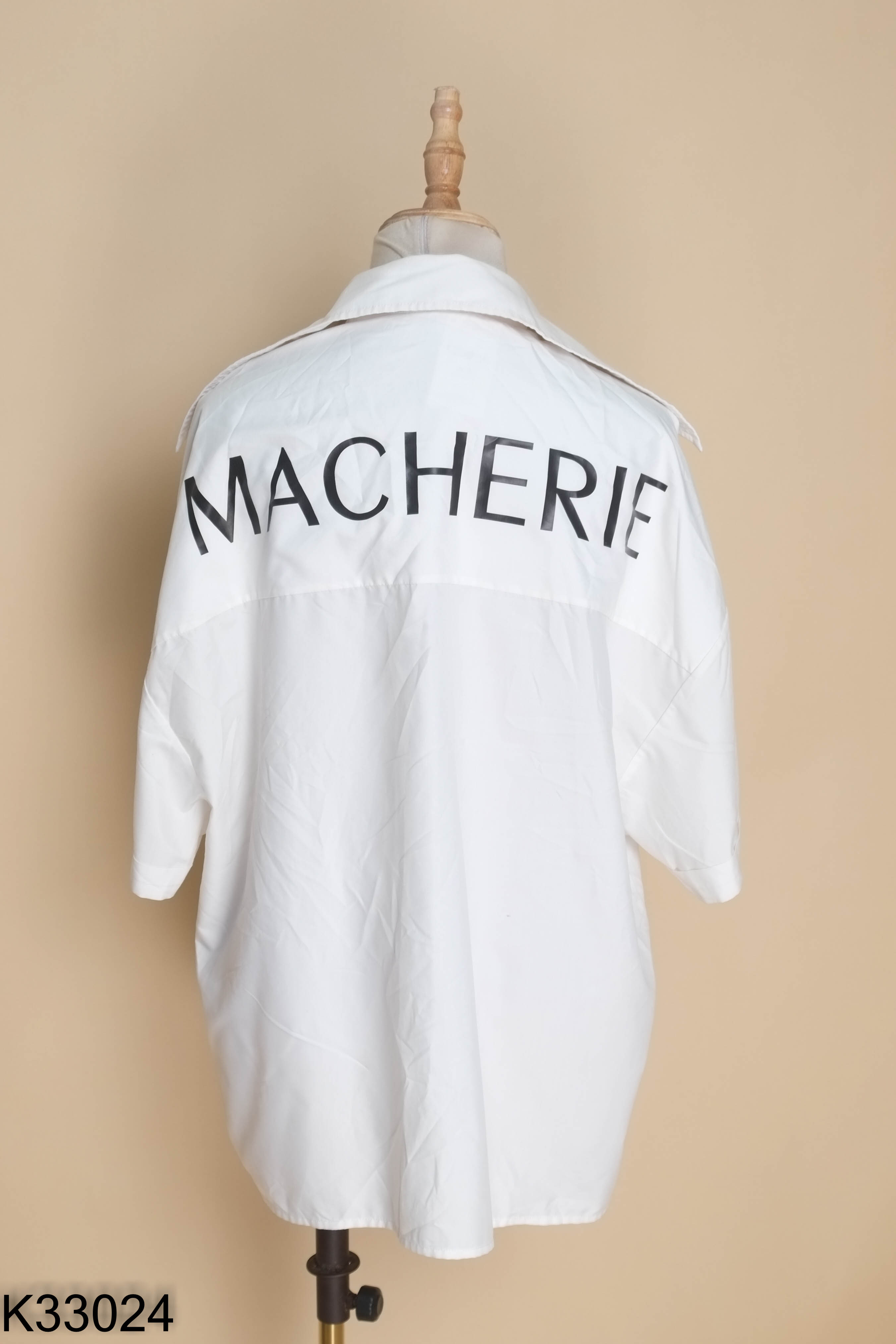 Áo sơ mi MA CHERIE trắng in chữ