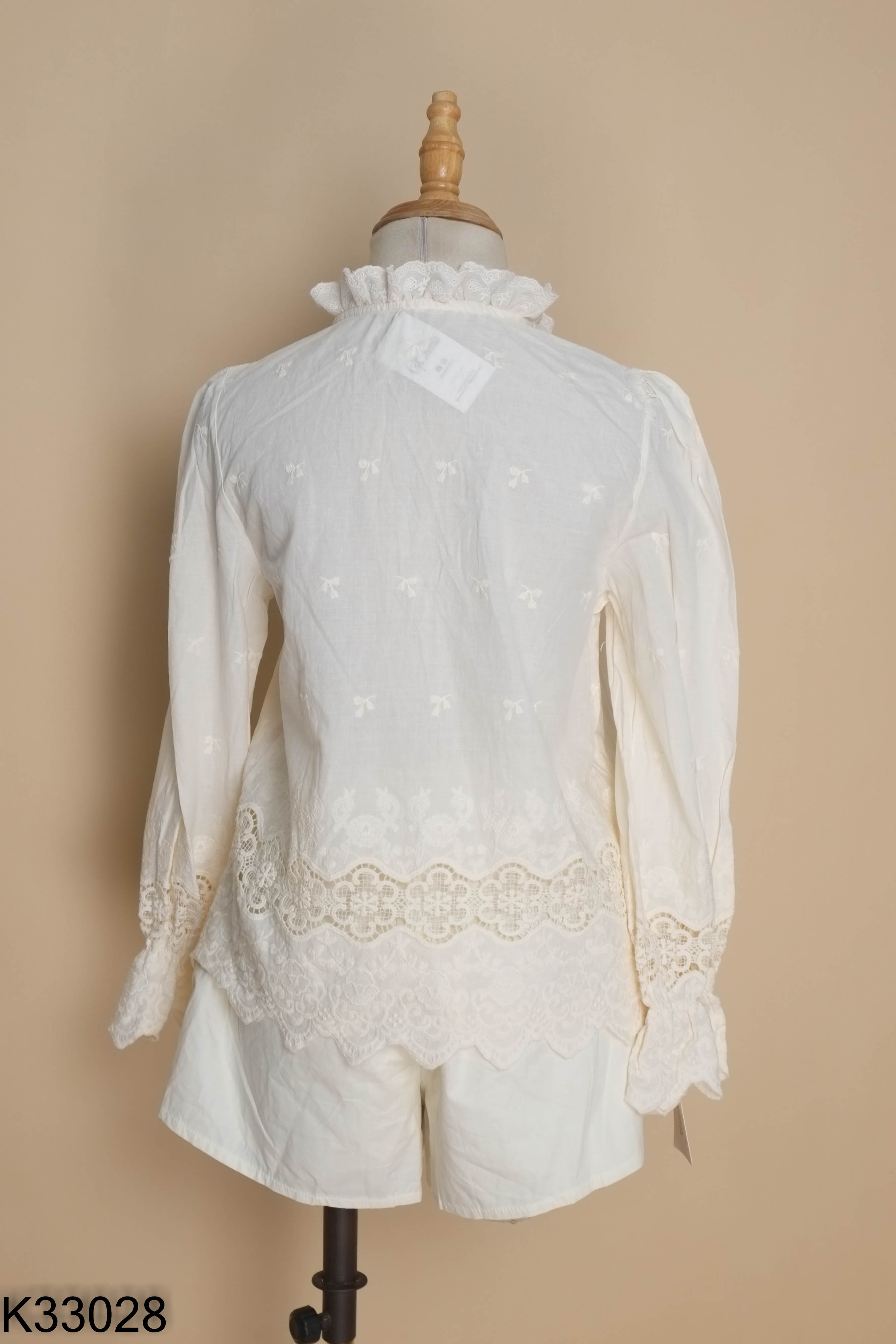 Set Áo be thêu hoa + quần shorts