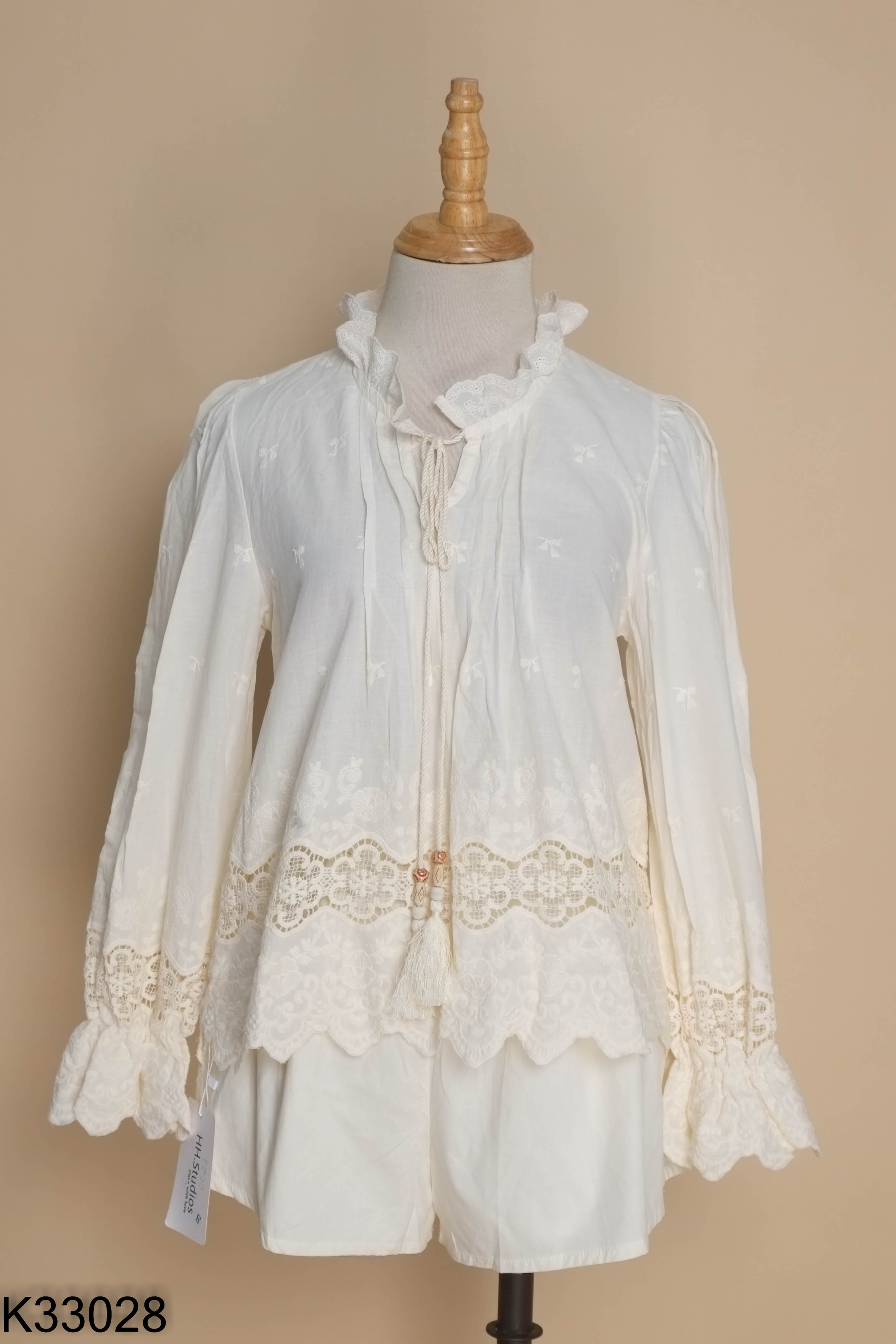 Set Áo be thêu hoa + quần shorts