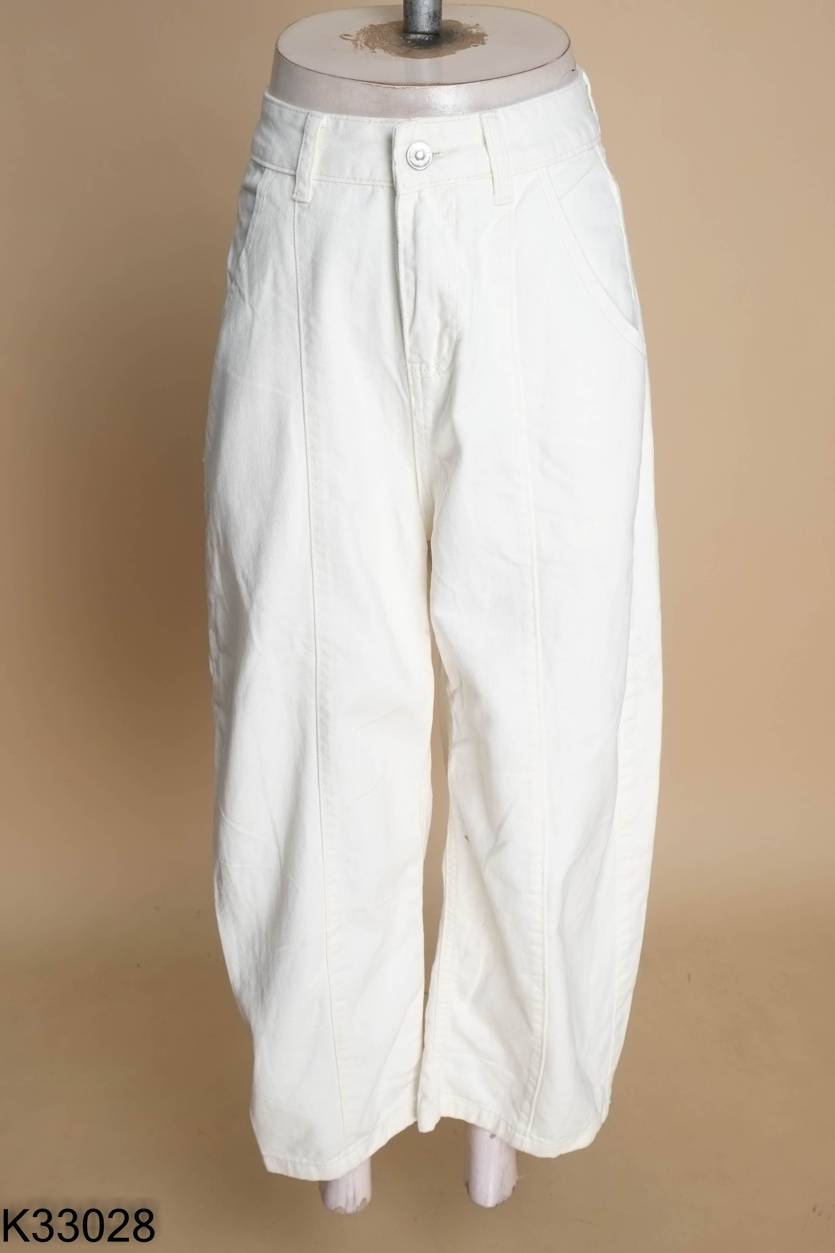 Quần jeans trắng gân giữa