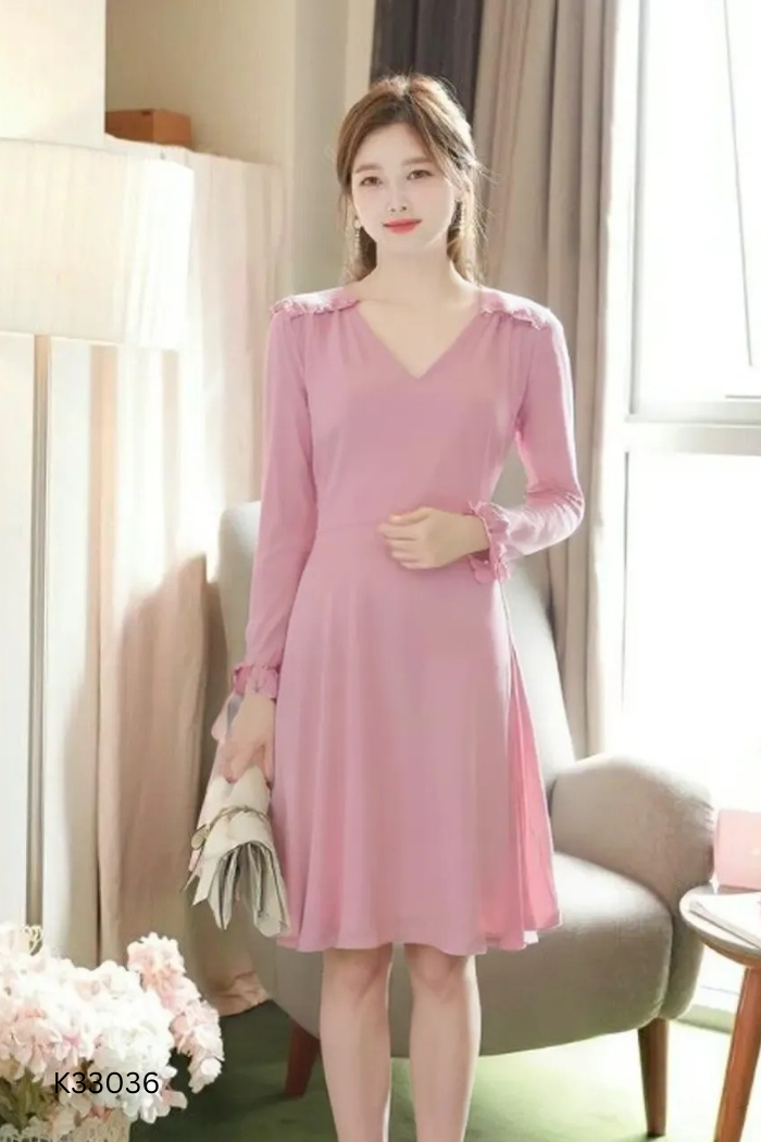 Váy hồng MYM cổ V phối bèo