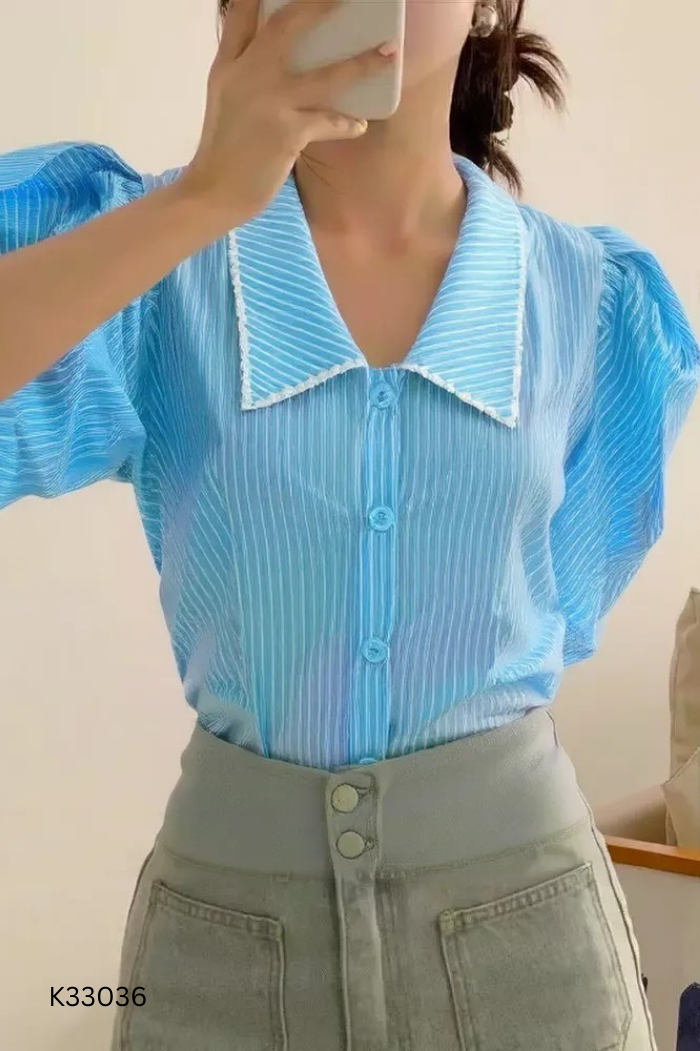 Áo xanh sọc tay phồng