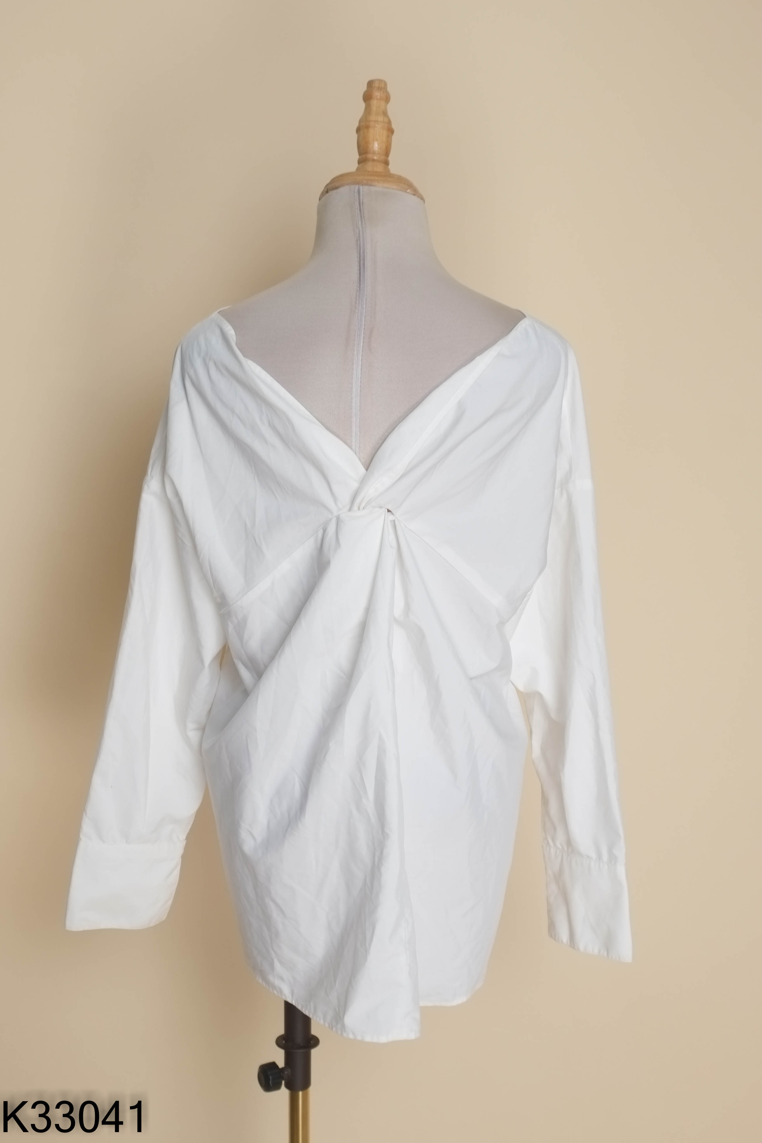 Áo D.CHIC trắng chéo ngực