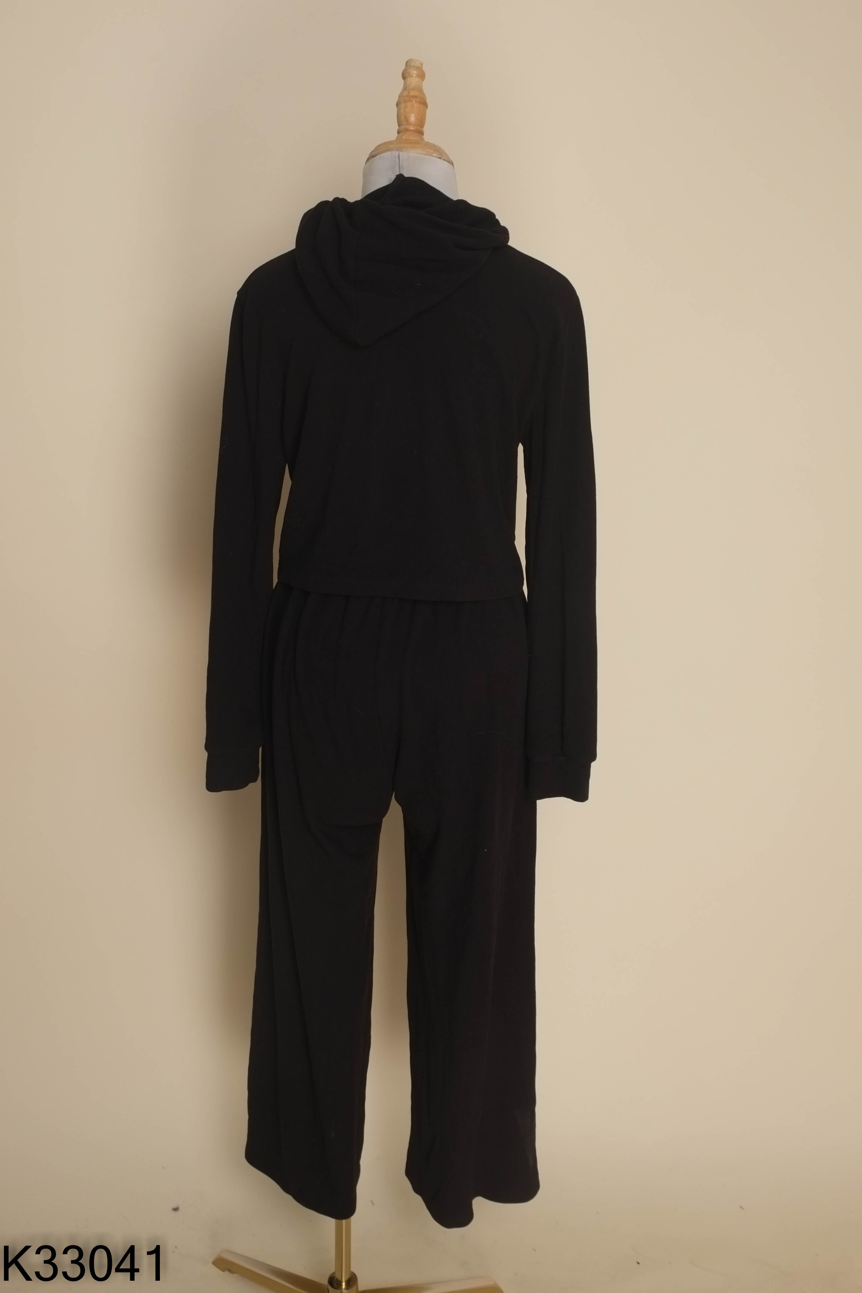 SET áo hoodie đen ngắn+ quần