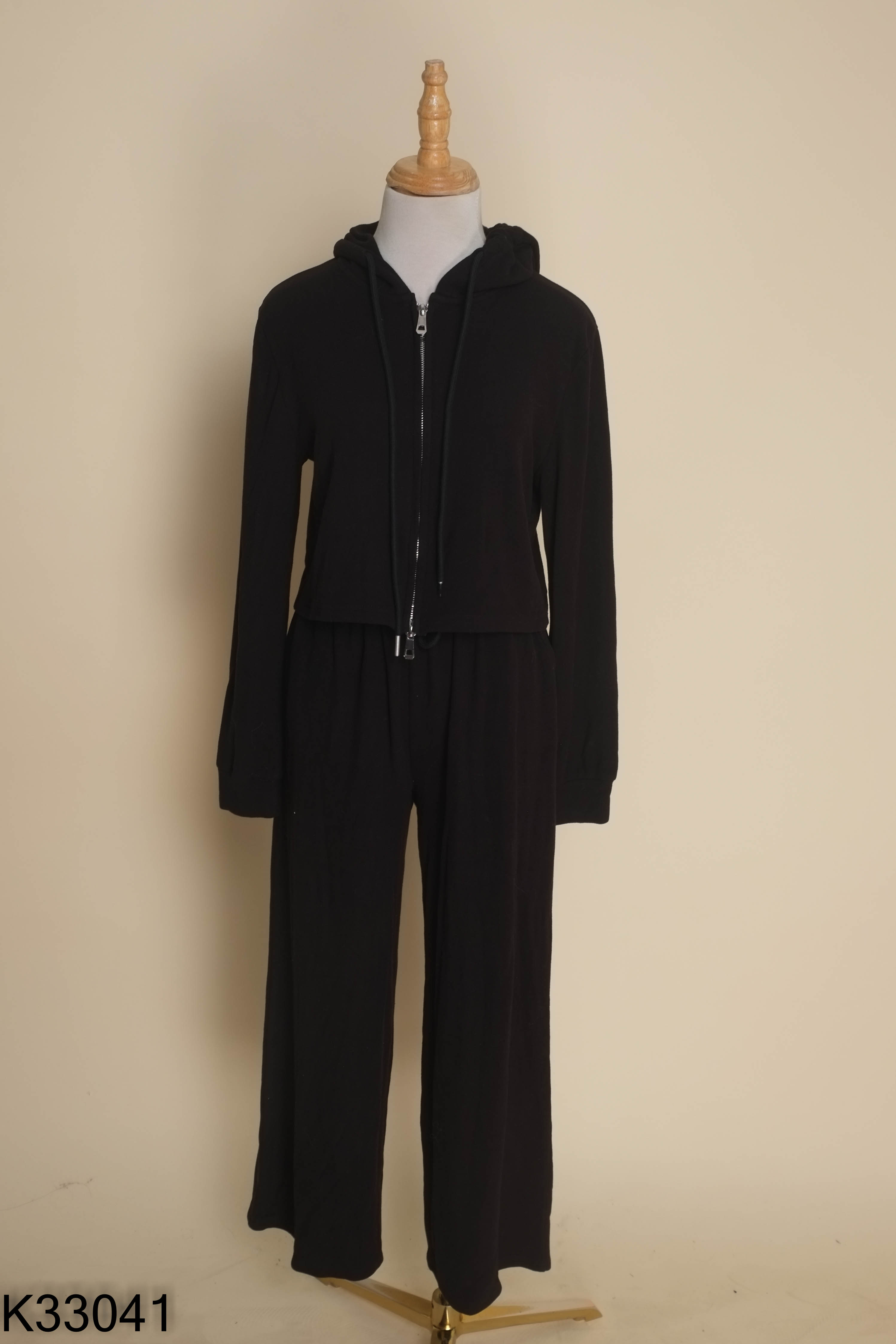 SET áo hoodie đen ngắn+ quần