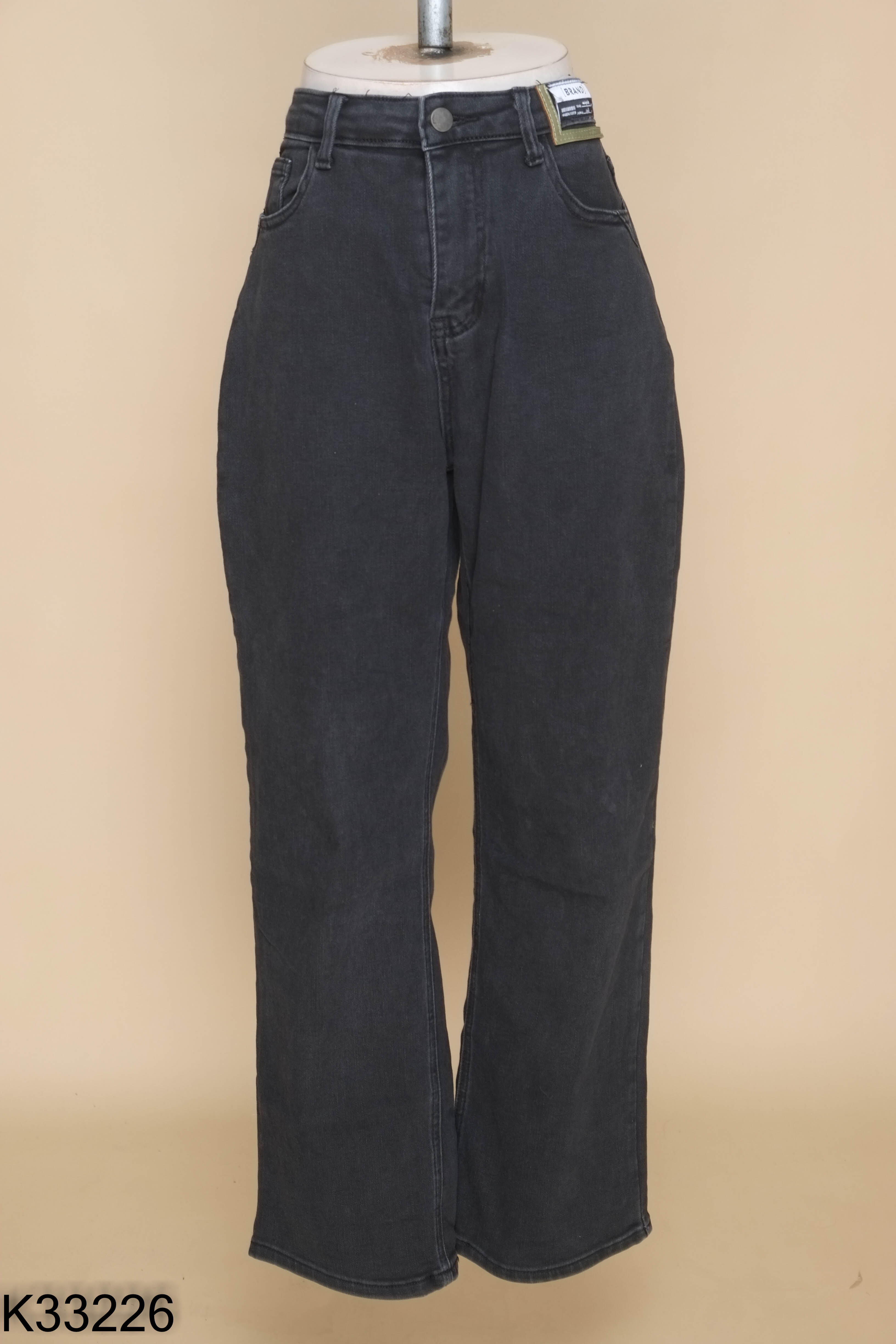 Quần jeans đen trơn suông