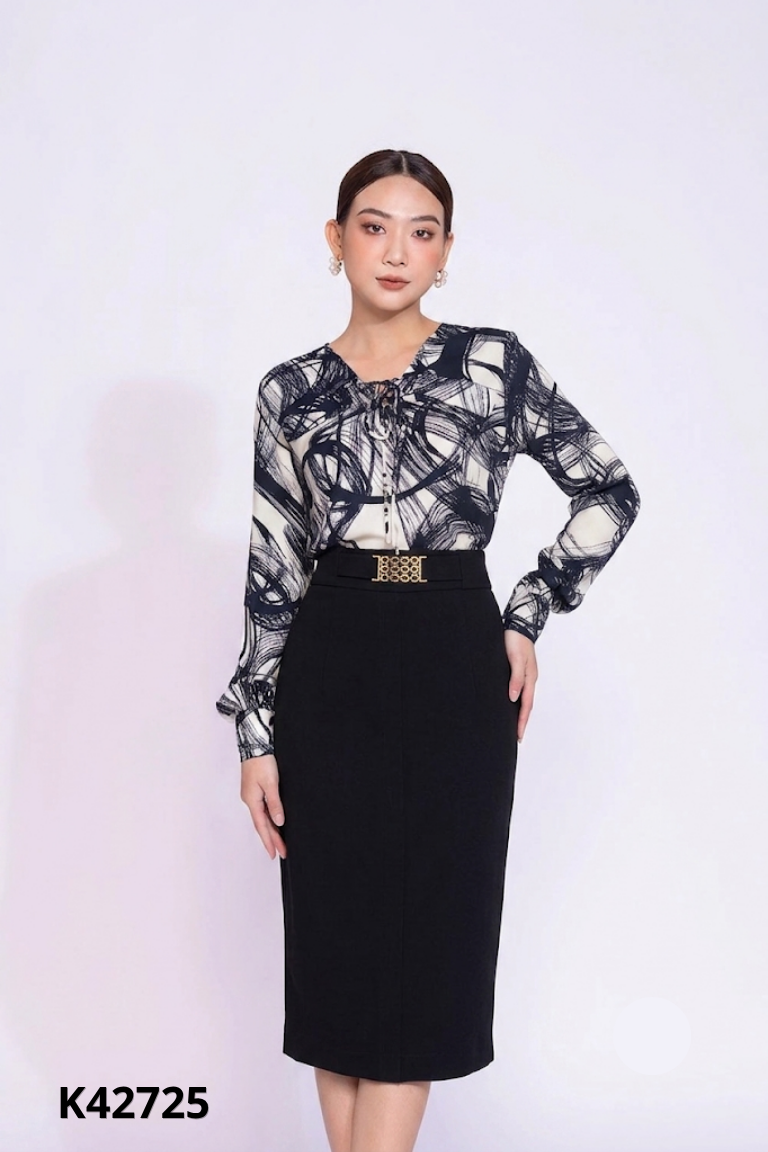 Chân váy nhỡ đen MINDY DESIGN phối kim loại