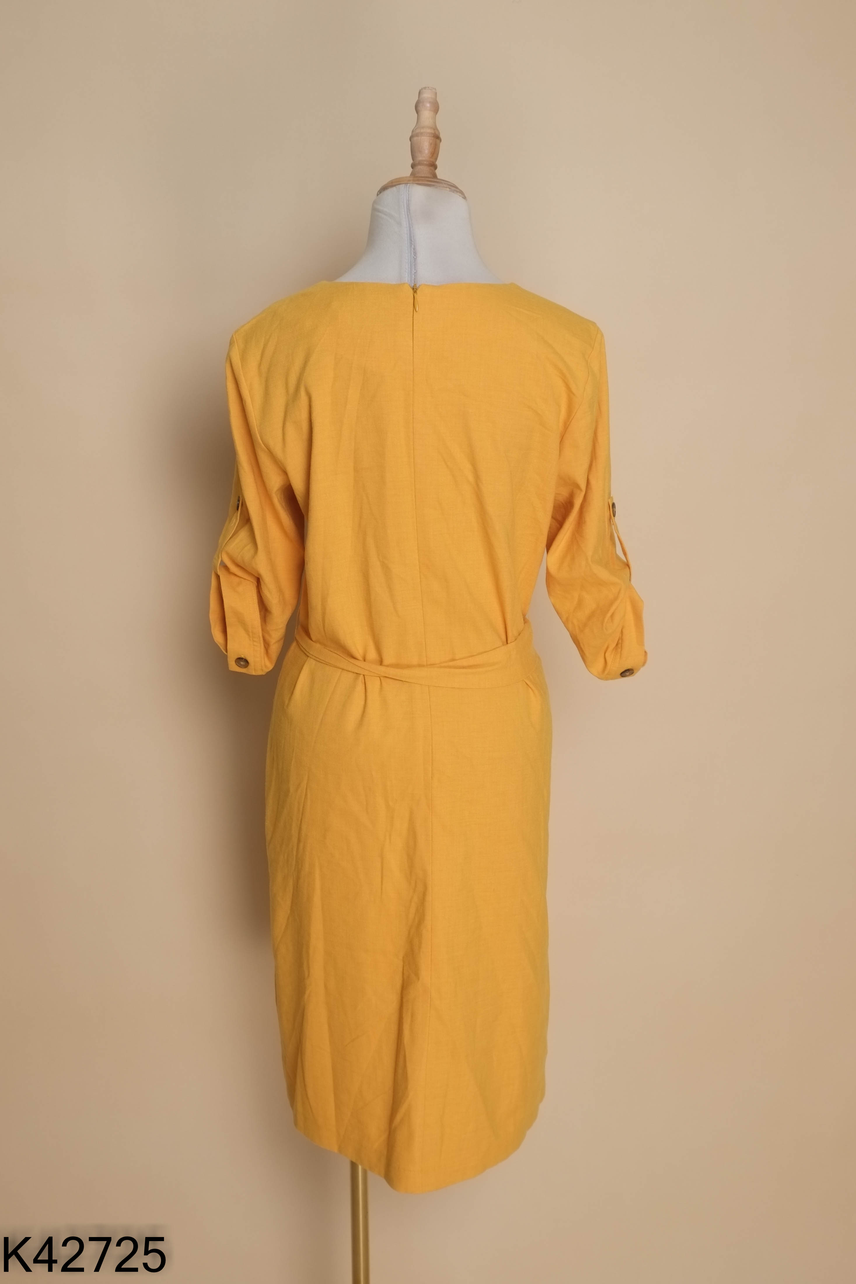 Váy linen vàng BEAUTE BY V kèm đai