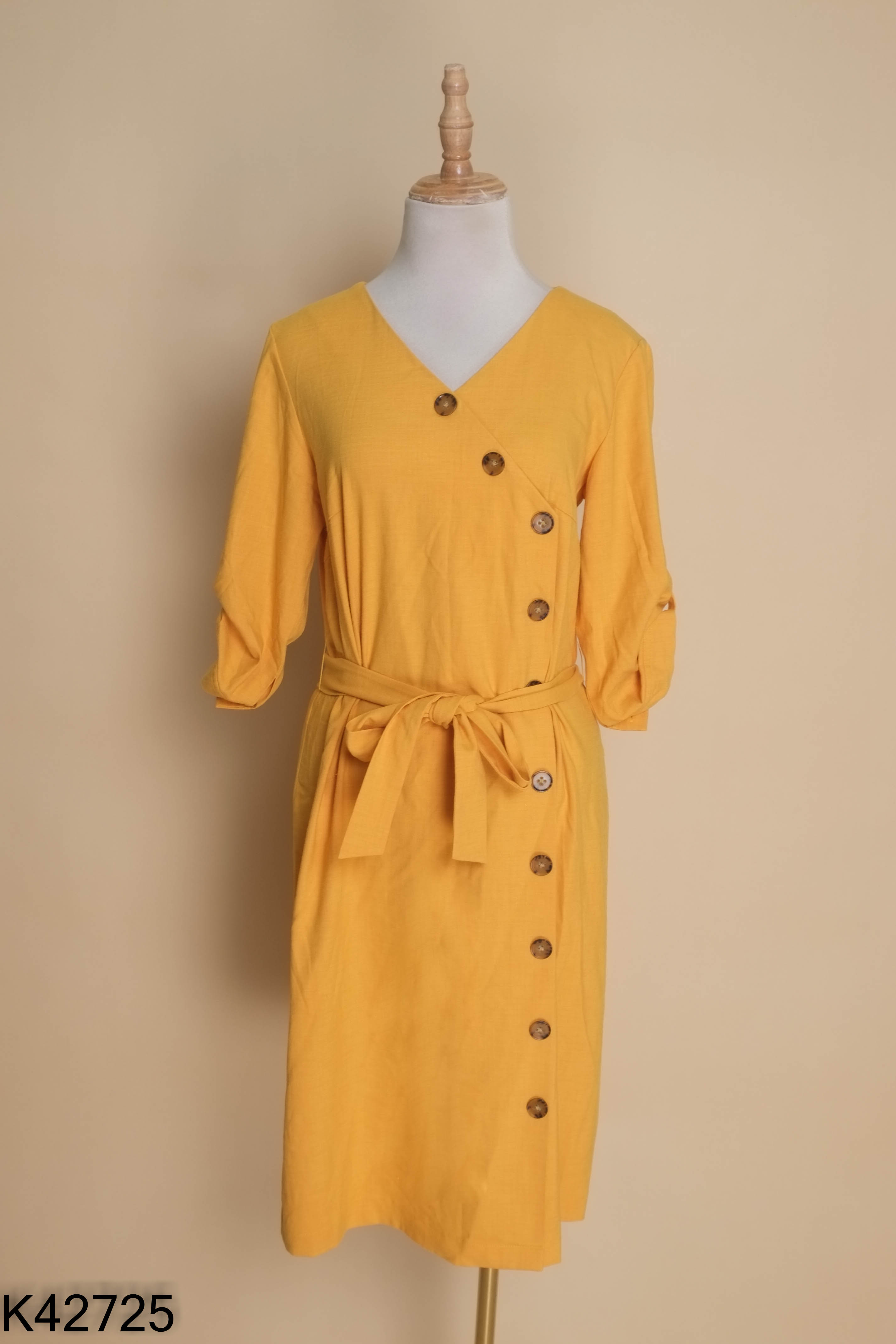 Váy linen vàng BEAUTE BY V kèm đai
