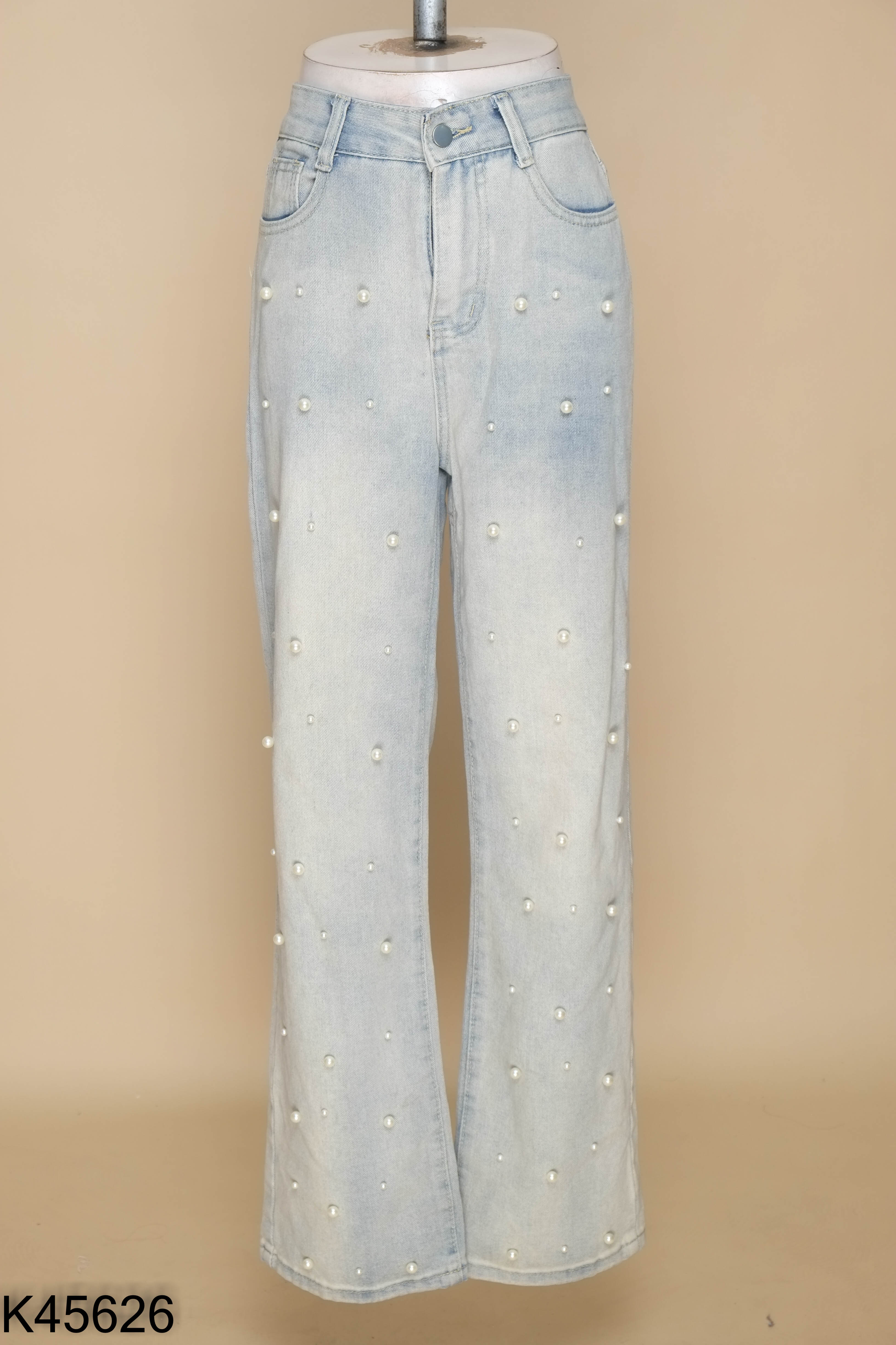 Quần jeans xanh suông đính ngọc
