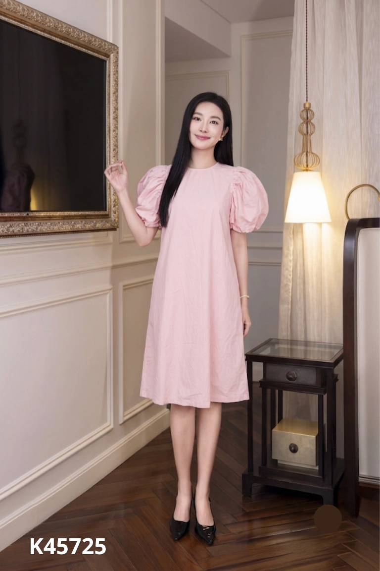 Váy hồng suông tay bồng