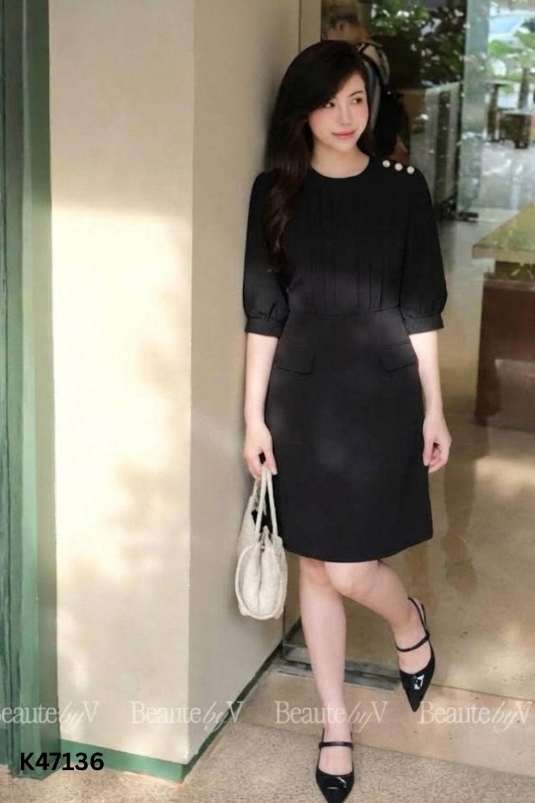 Váy đen BEAUTE đính khuy