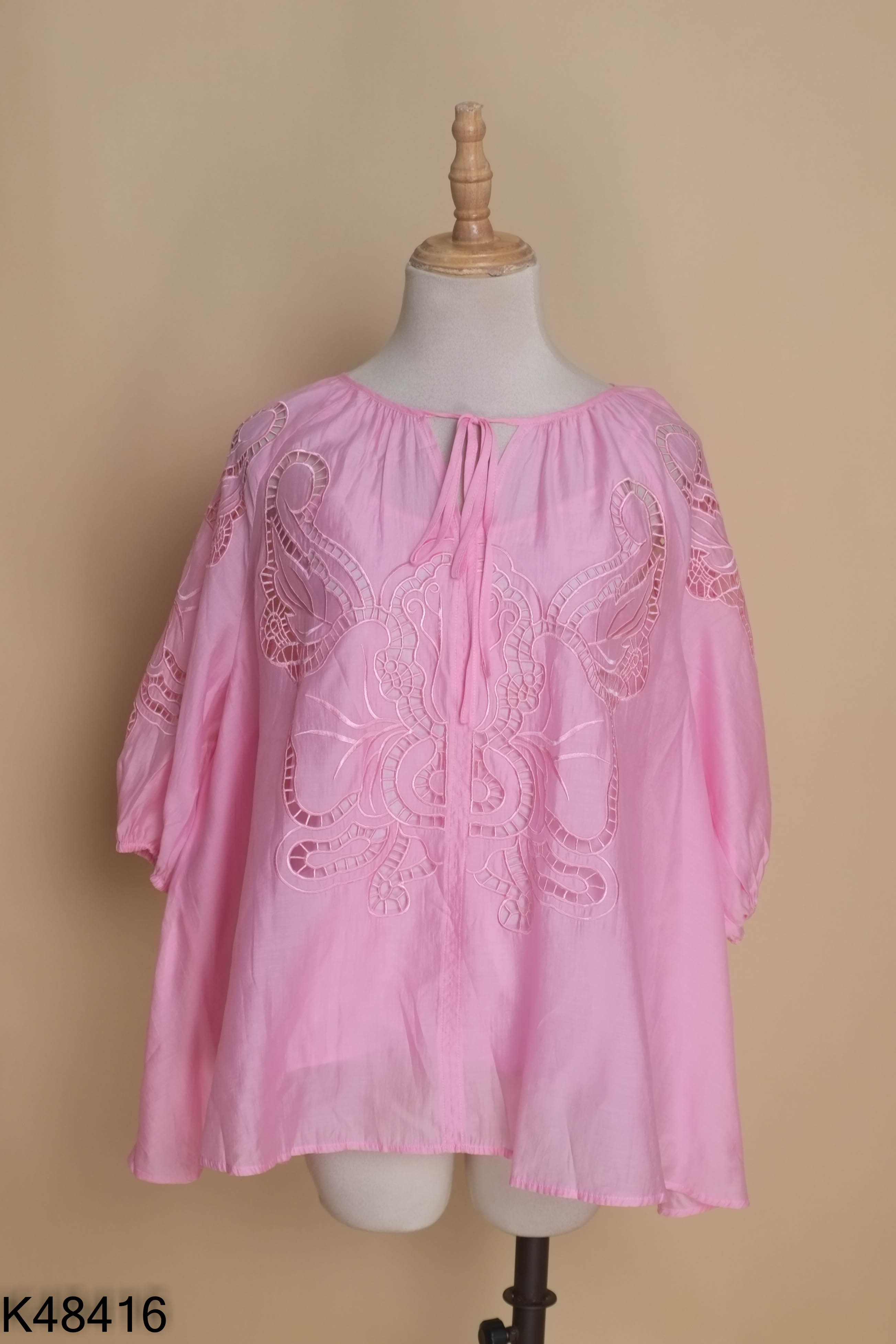 Áo tơ hồng thêu hoa (kèm lót)