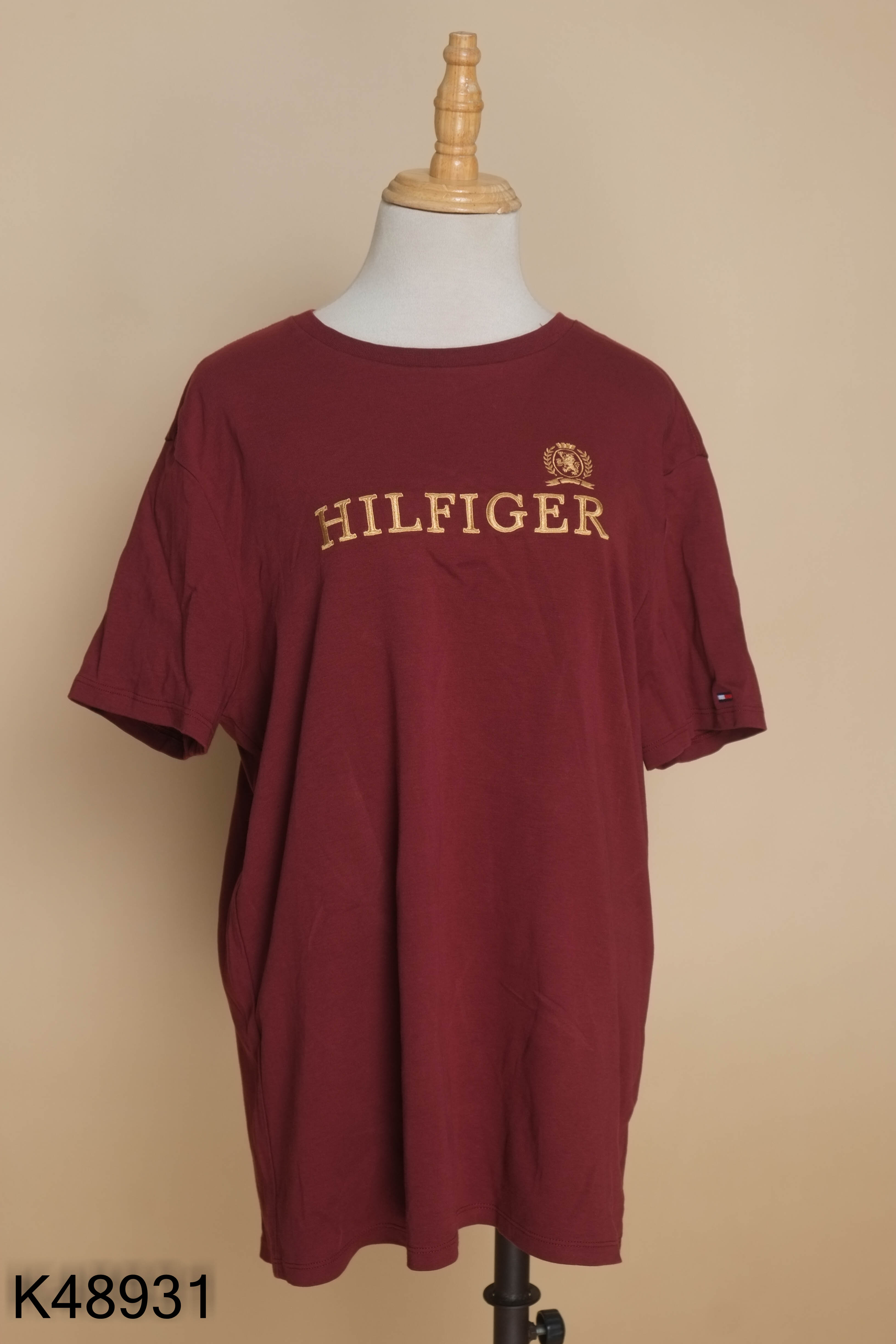 Áo đỏ mận TOMMY HILFIGER thêu chữ